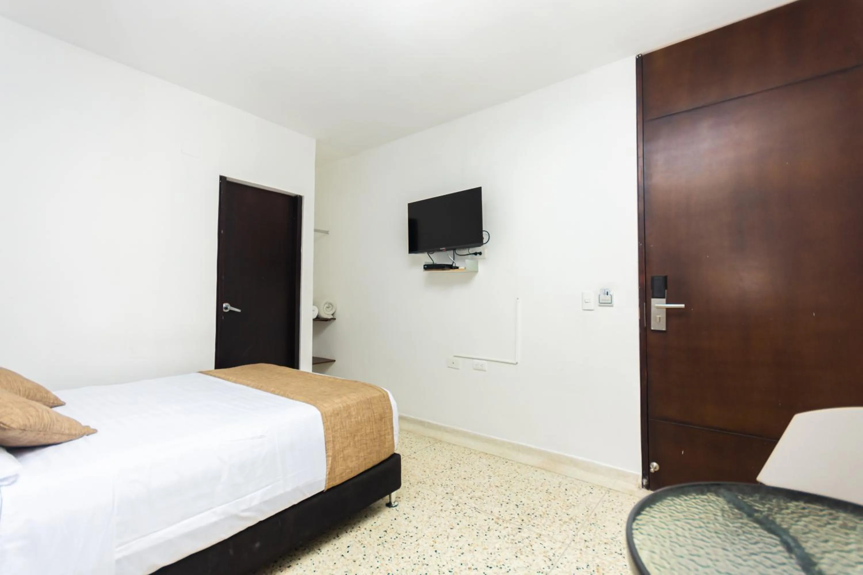 Bed in Hotel Med Suites 94