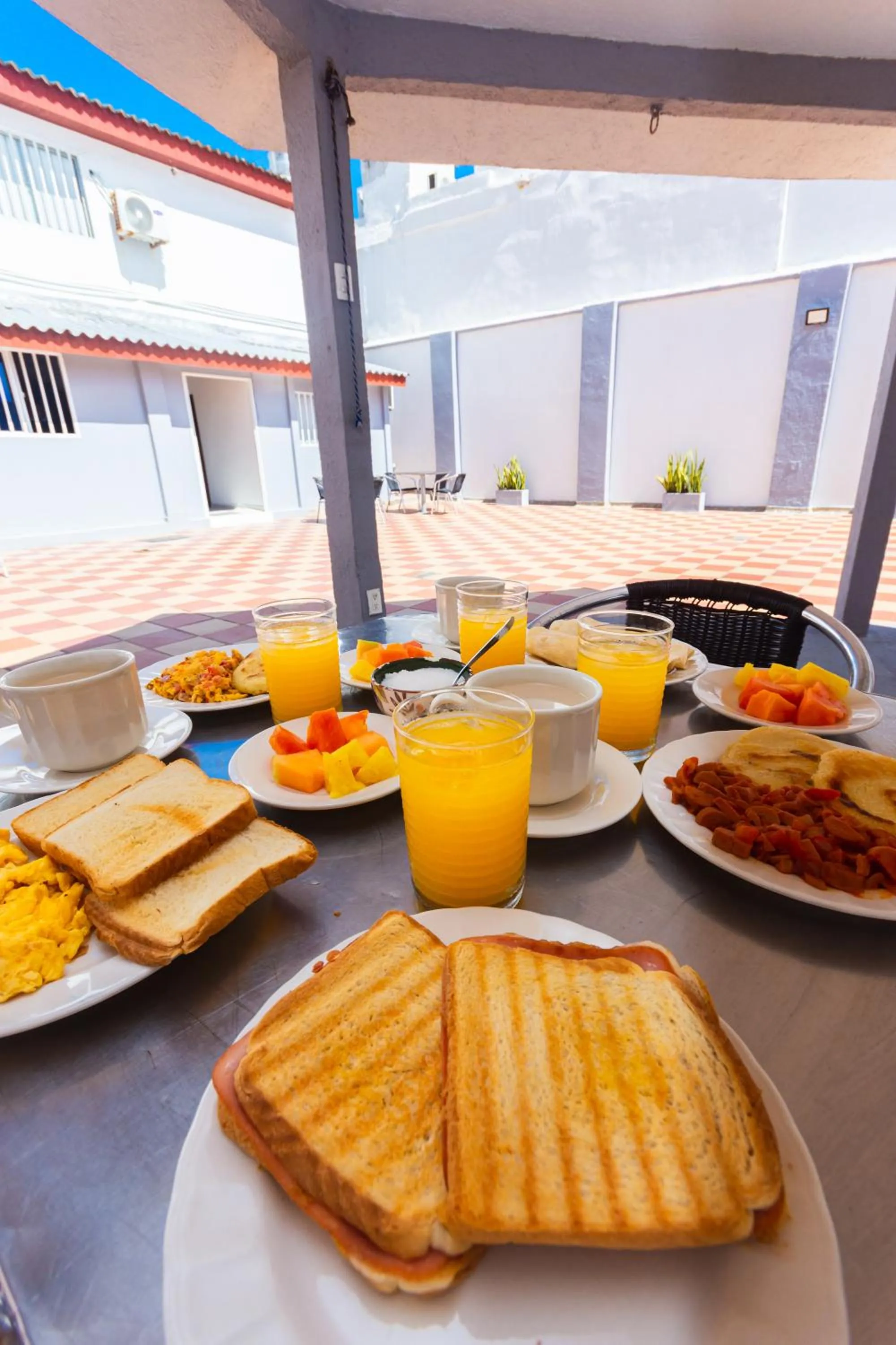 Breakfast in Hotel Med Suites 94