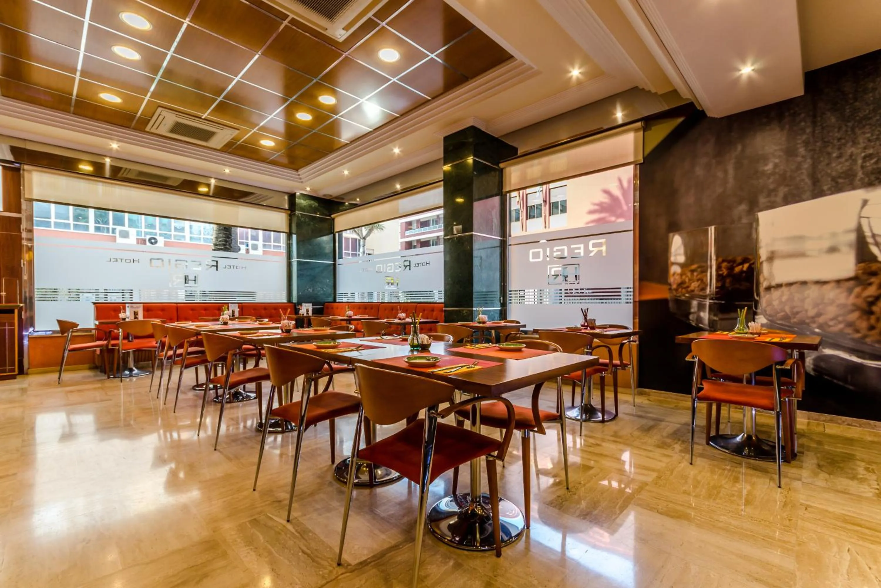 Food and drinks in Hotel Regio Cádiz