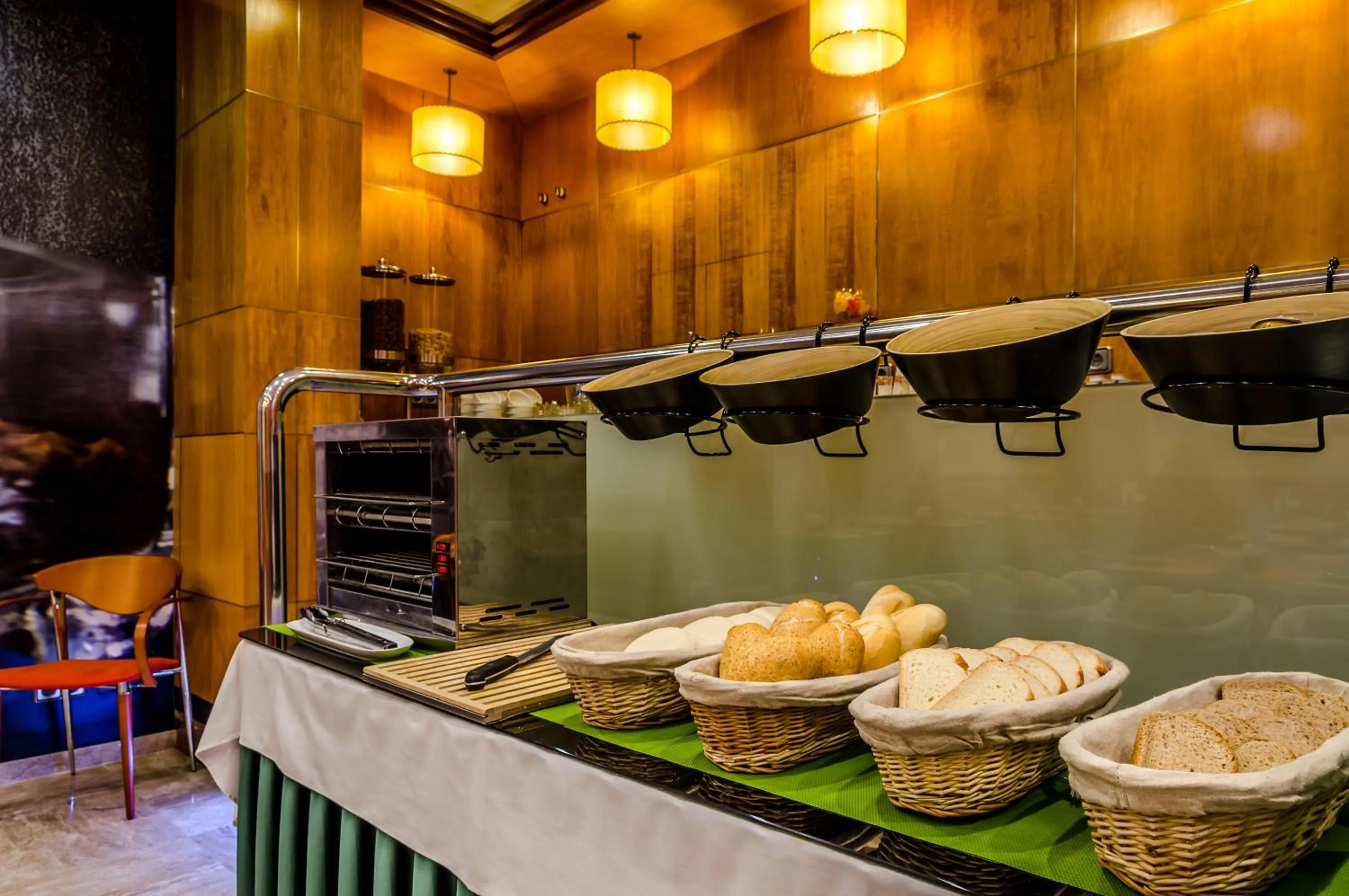 Lounge or bar in Hotel Regio Cádiz