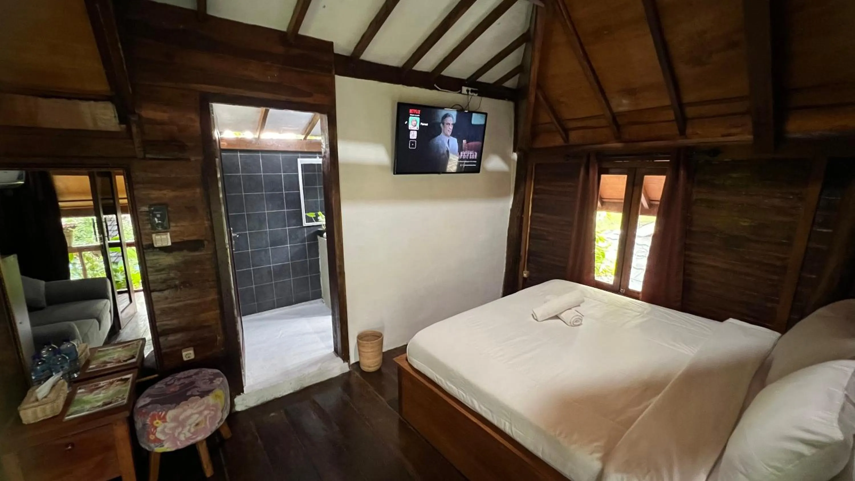 Bed in Tahlia's Villa