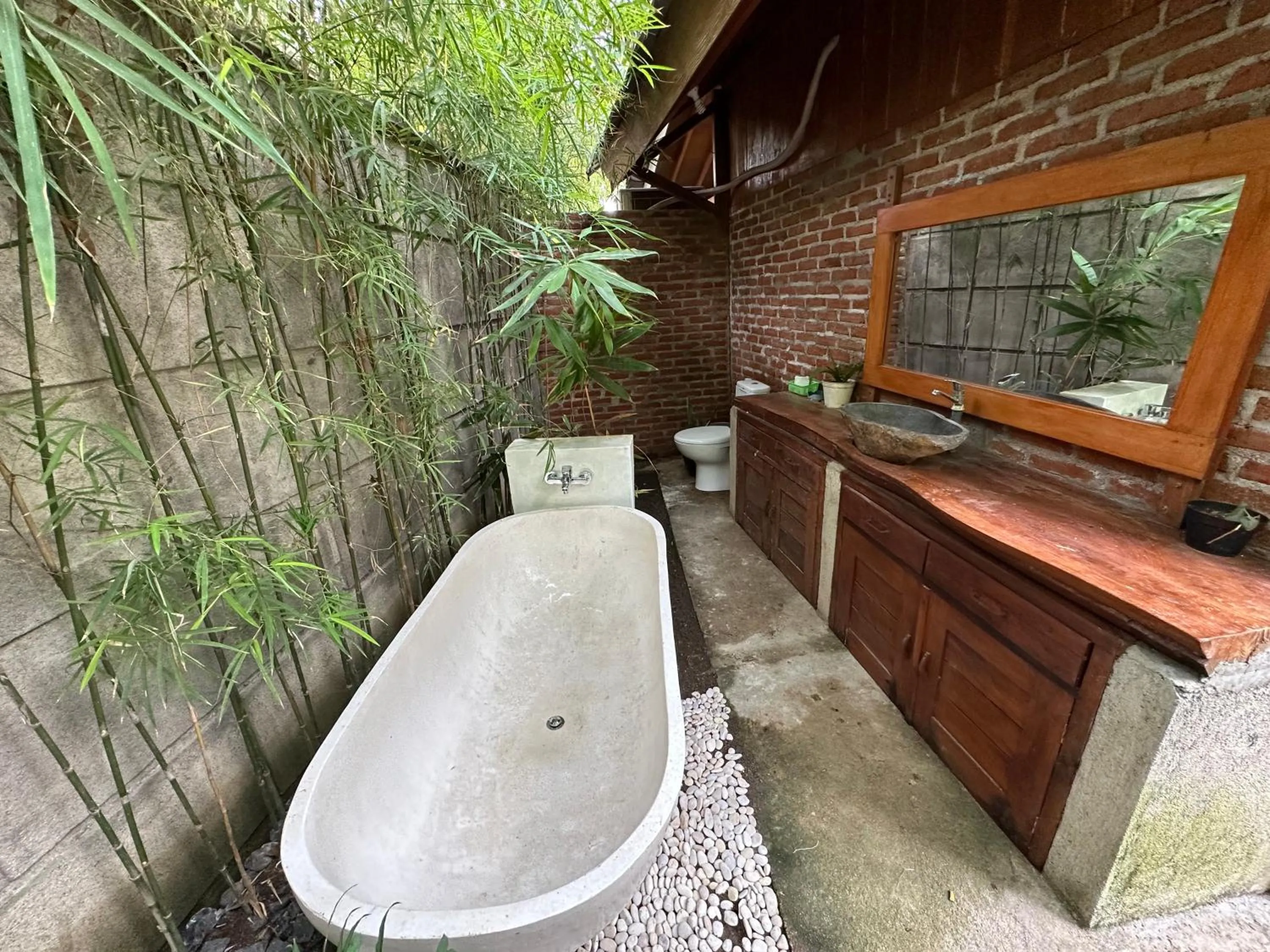 Hot Tub in Tahlia's Villa