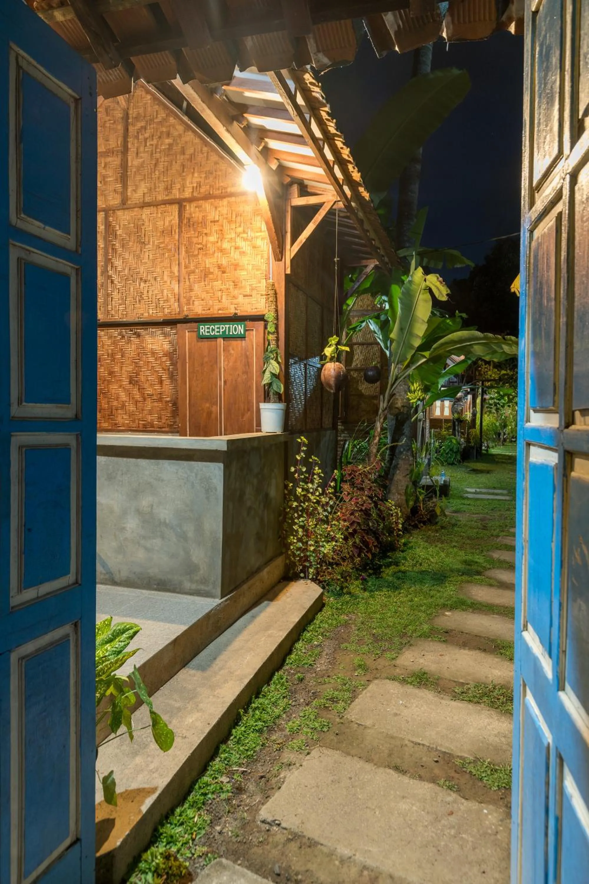 Night in Tahlia's Villa