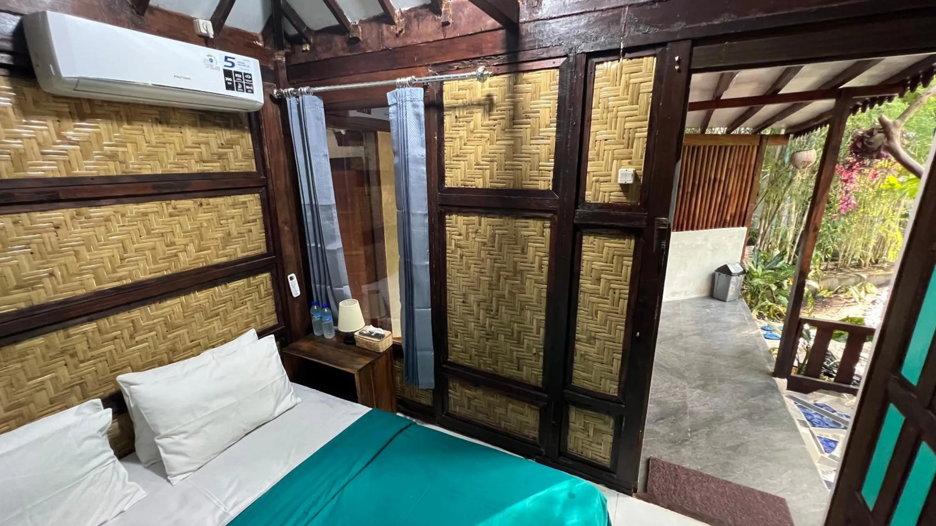 Bed in Tahlia's Villa