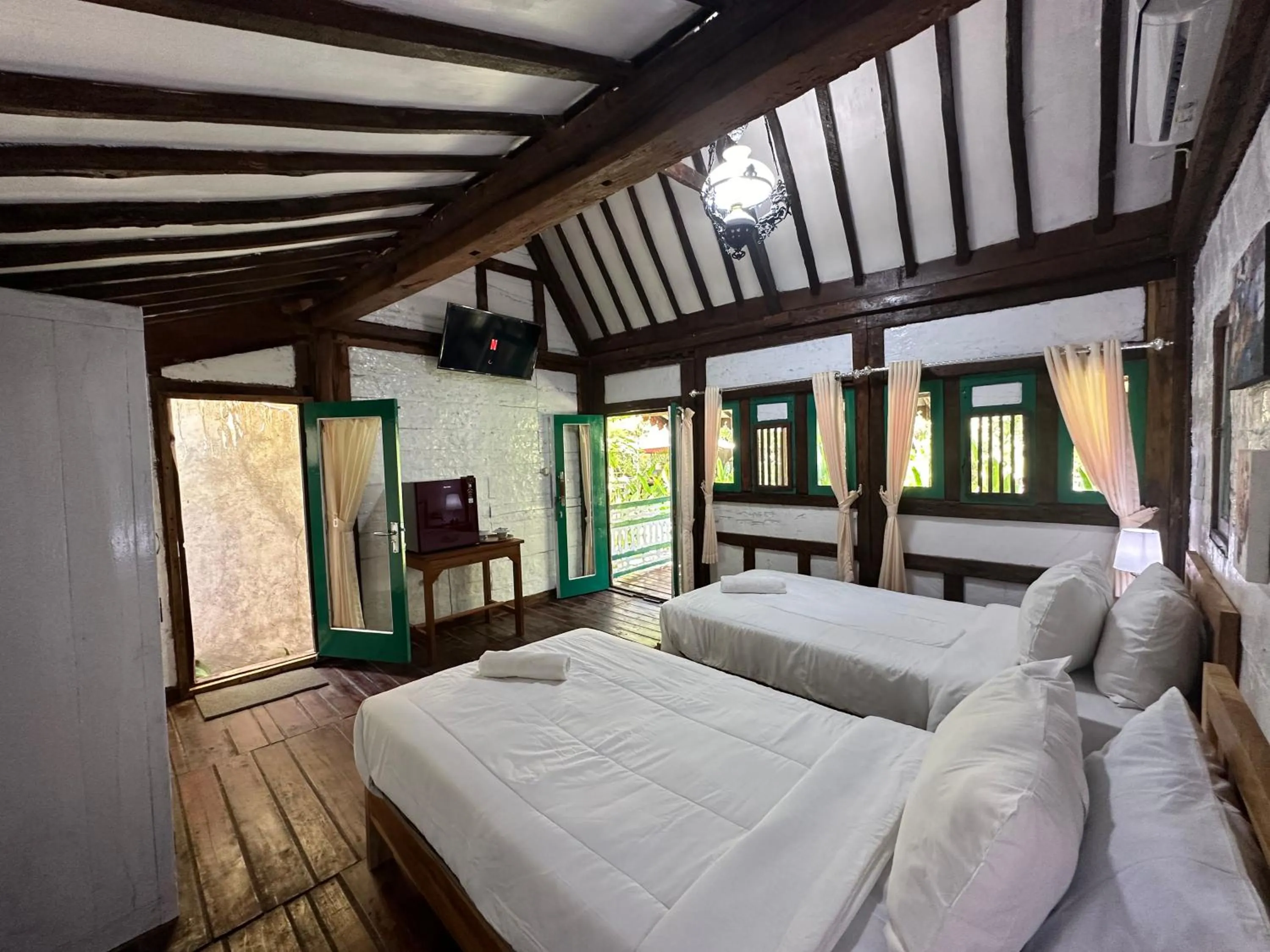 Bed in Tahlia's Villa