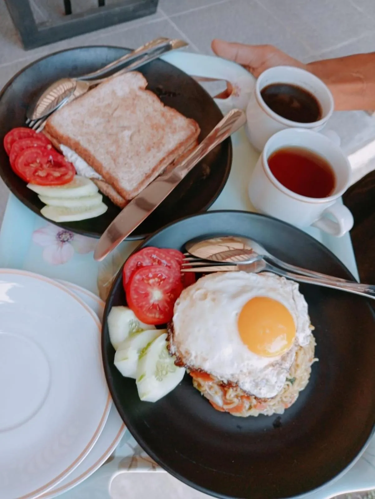 Restaurant/places to eat in Tahlia's Villa