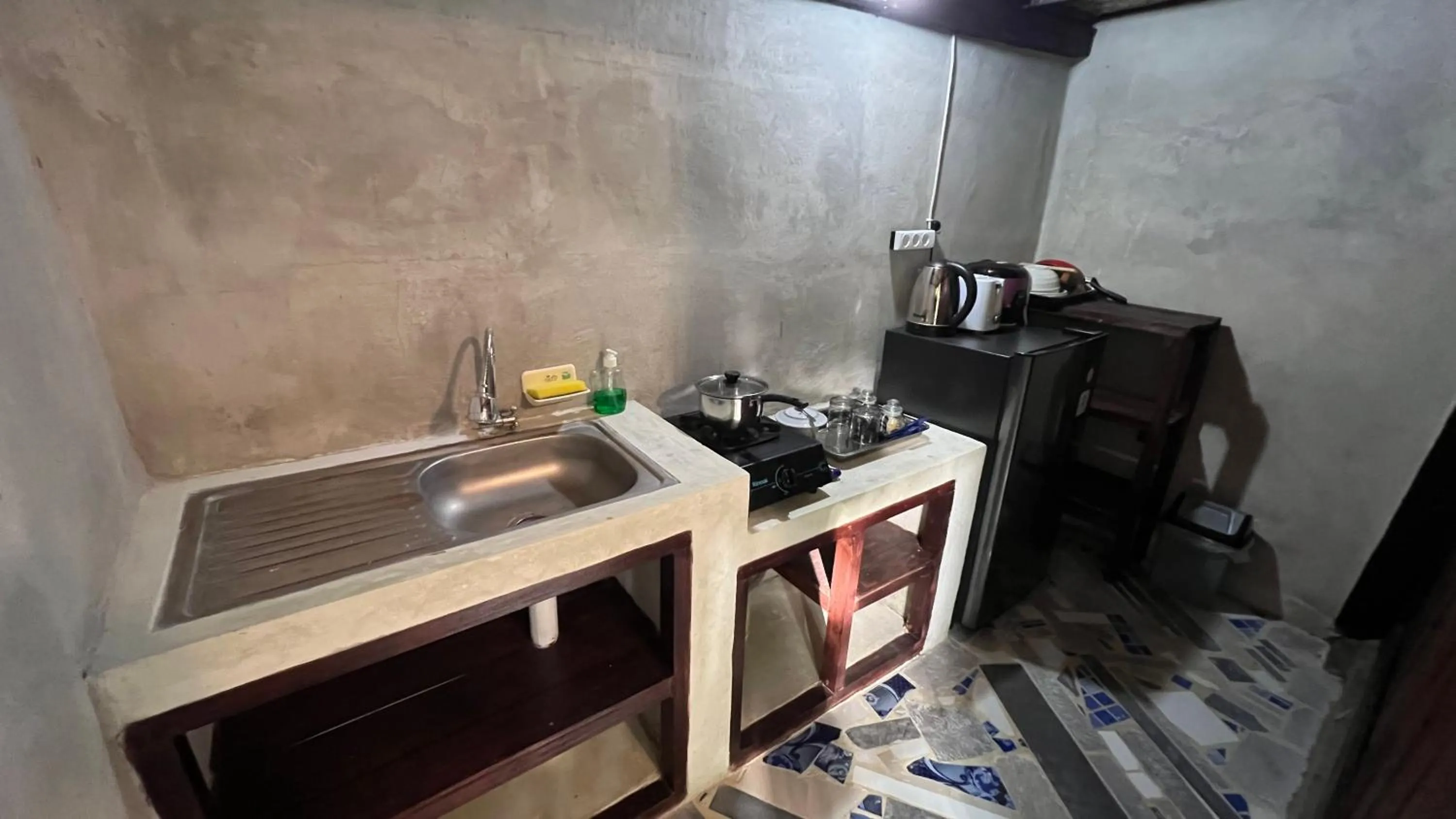 Coffee/tea facilities in Tahlia's Villa