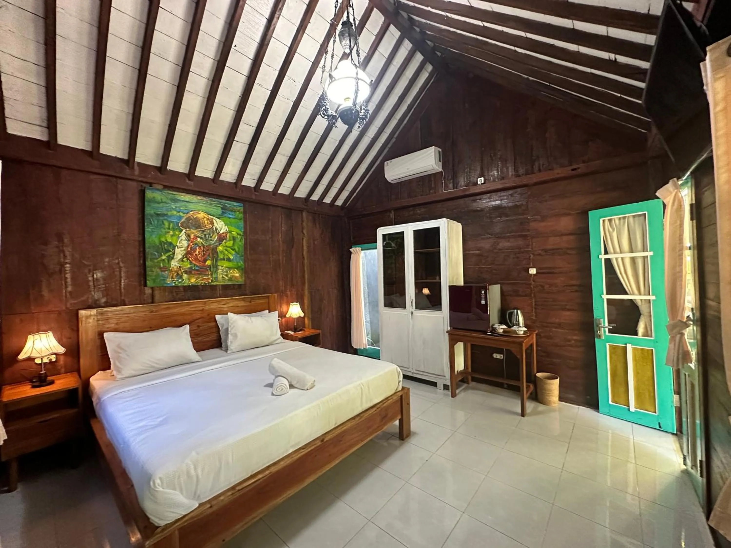 Bed in Tahlia's Villa