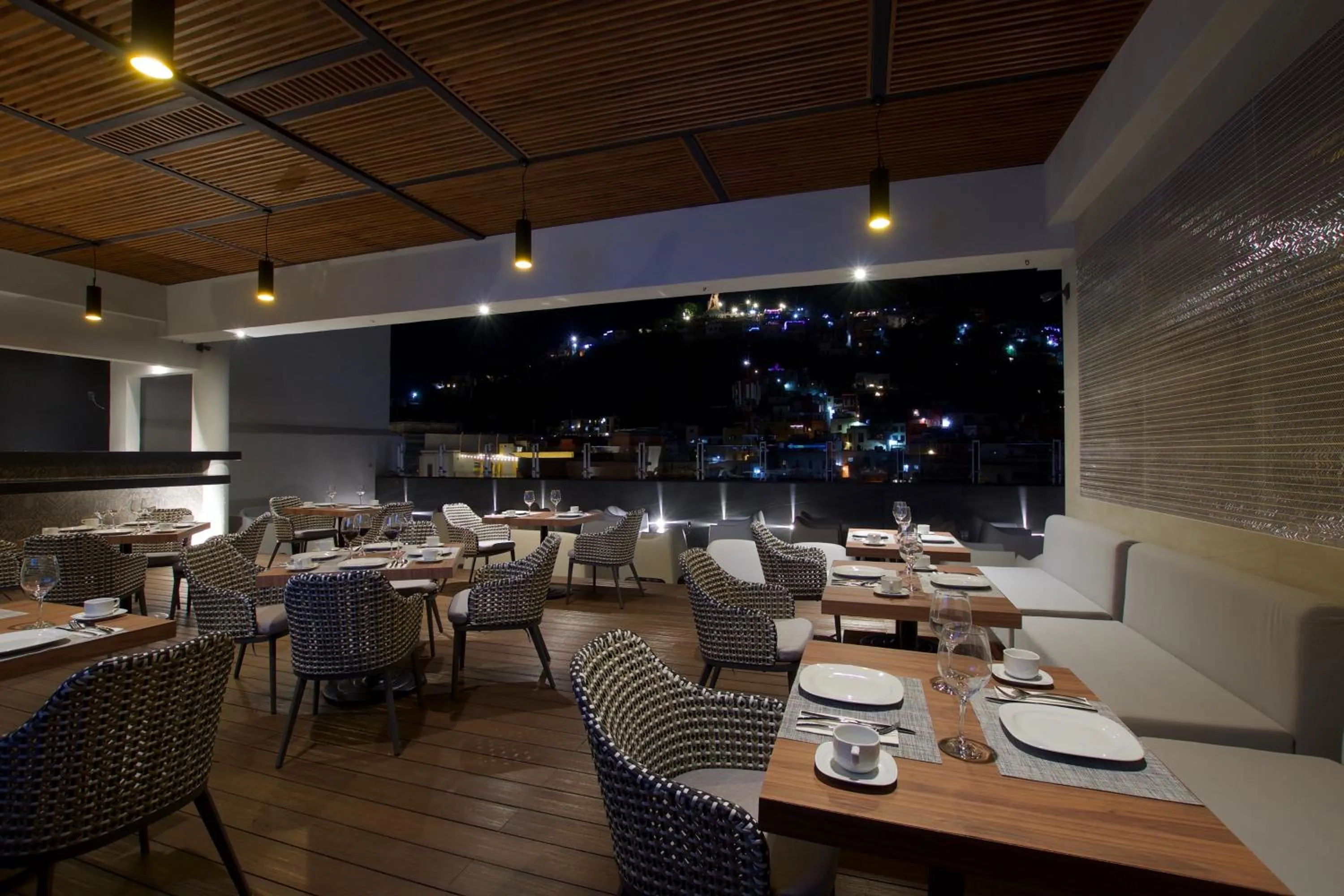 Restaurant/places to eat in Nueve 25 Hotel Boutique