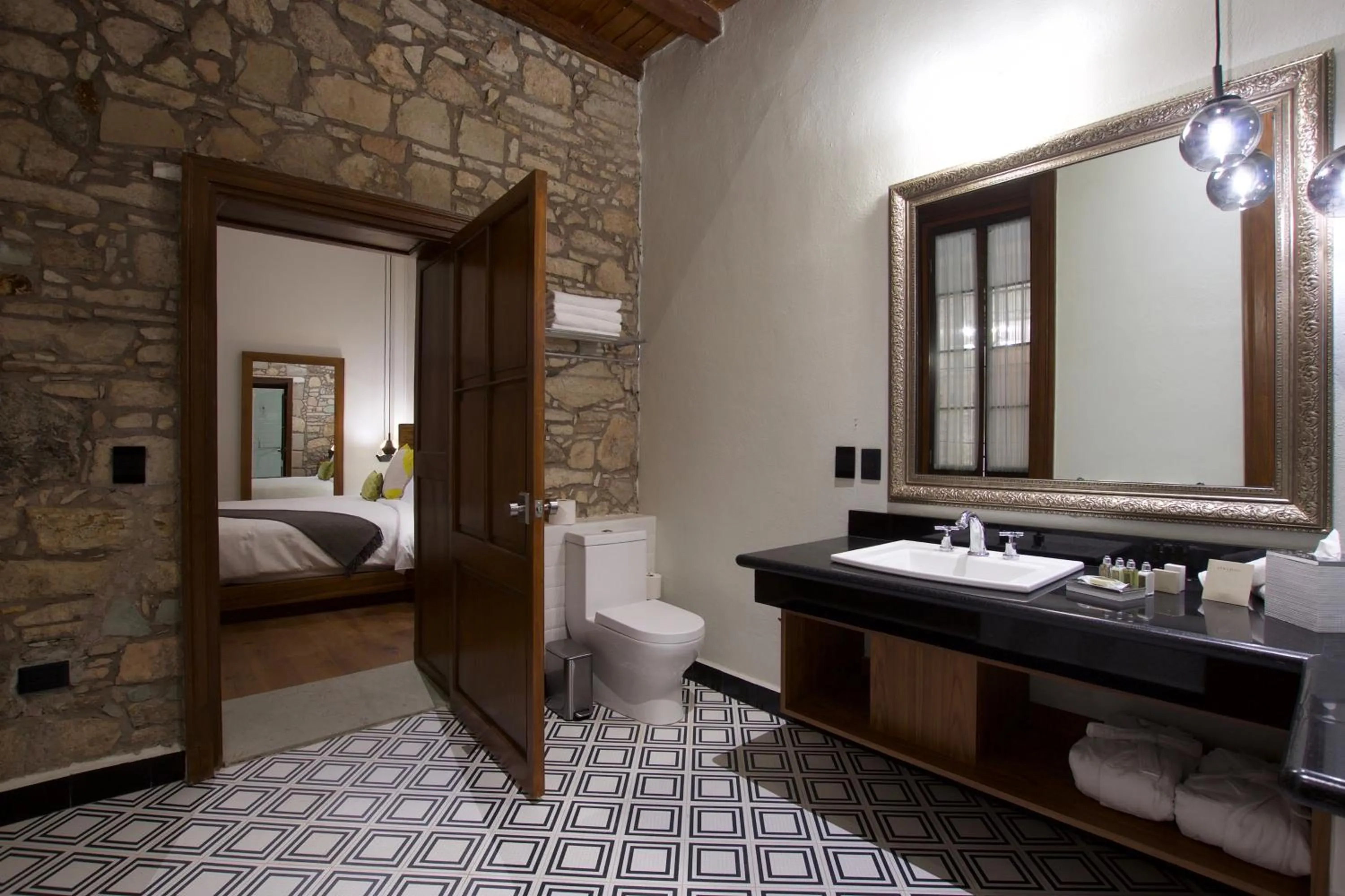 Bathroom, Bed in Nueve 25 Hotel Boutique