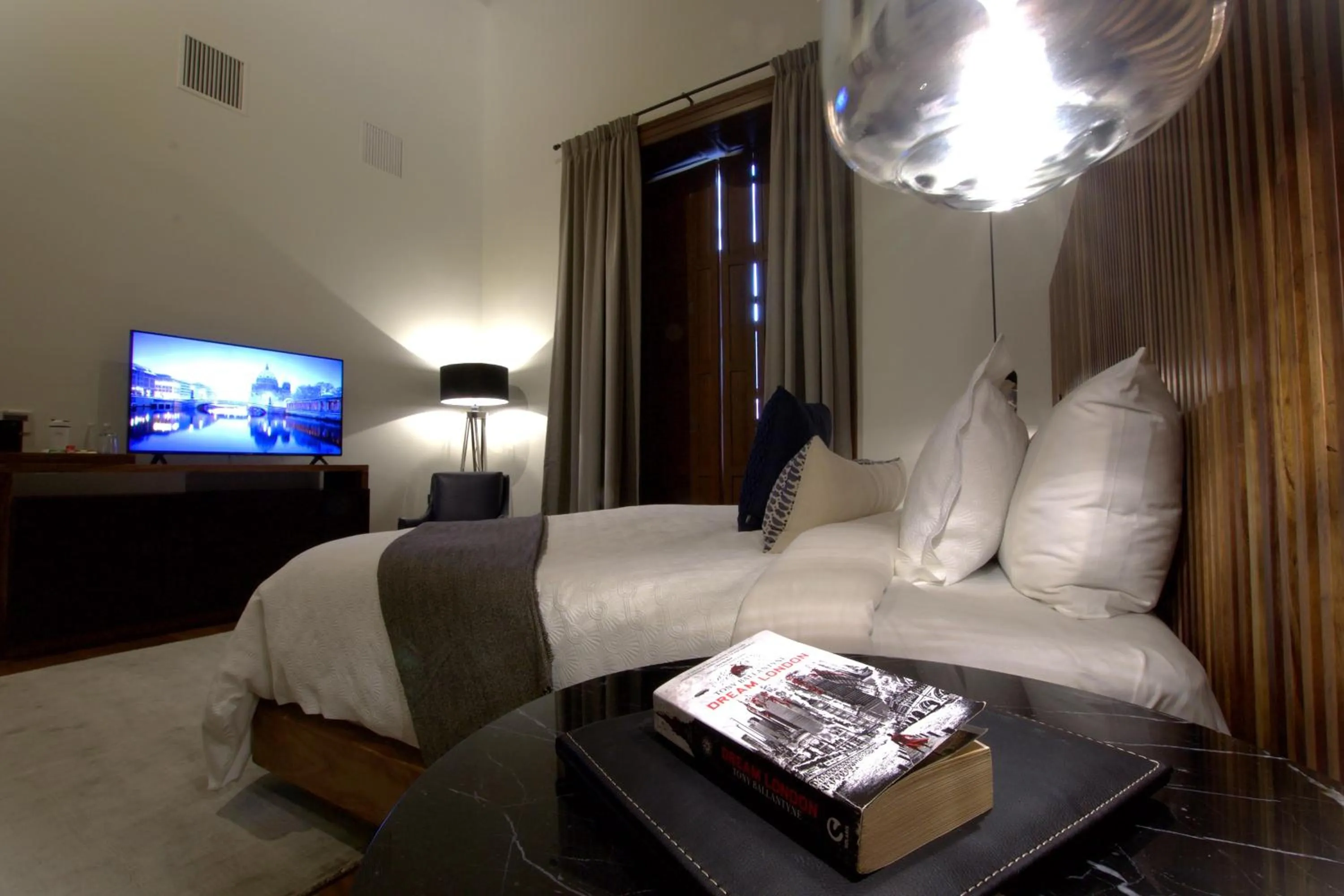 Photo of the whole room, Bed in Nueve 25 Hotel Boutique