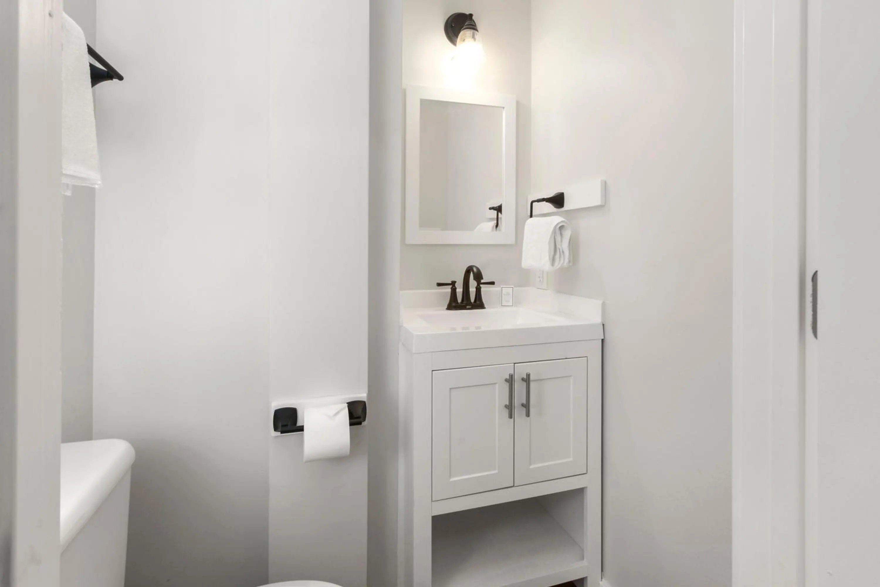 Bathroom in Cozy Ba Townhome Near Little Italy I Fells Point