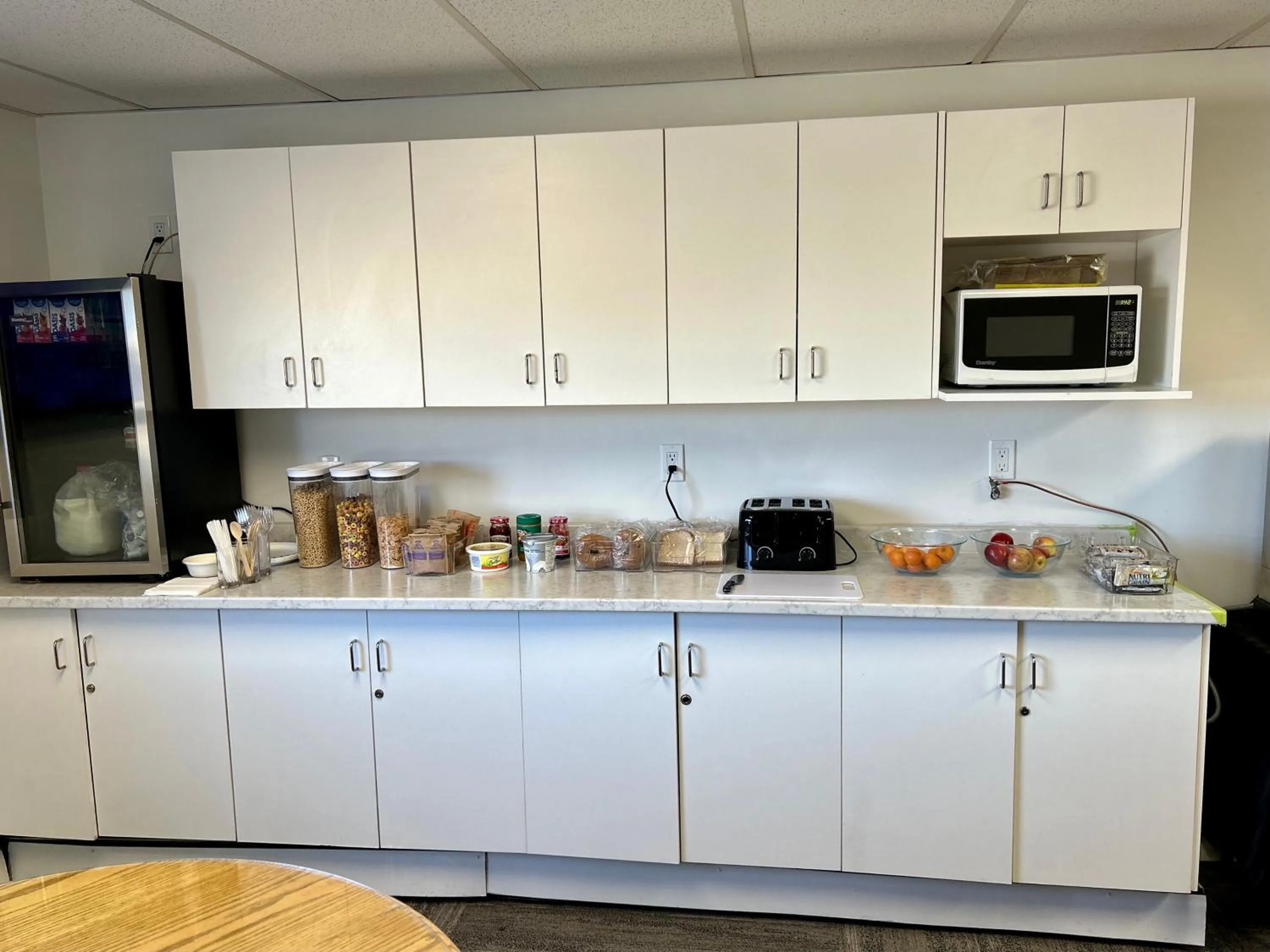 Breakfast in Anavada Inn & Suites - Grande Prairie