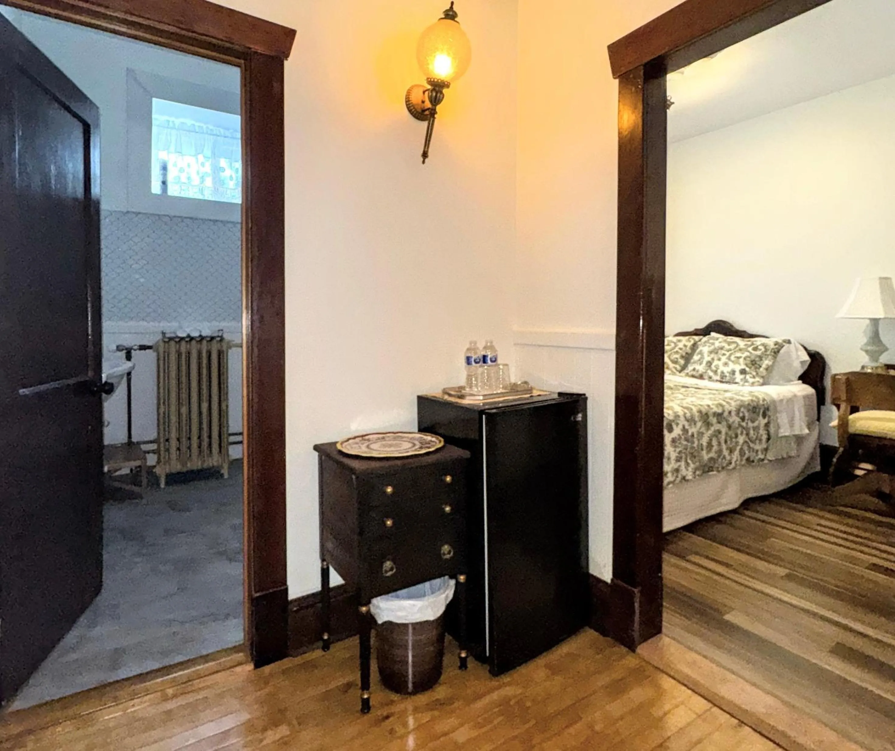 Bedroom, Bed in Royal Hotel Sydney