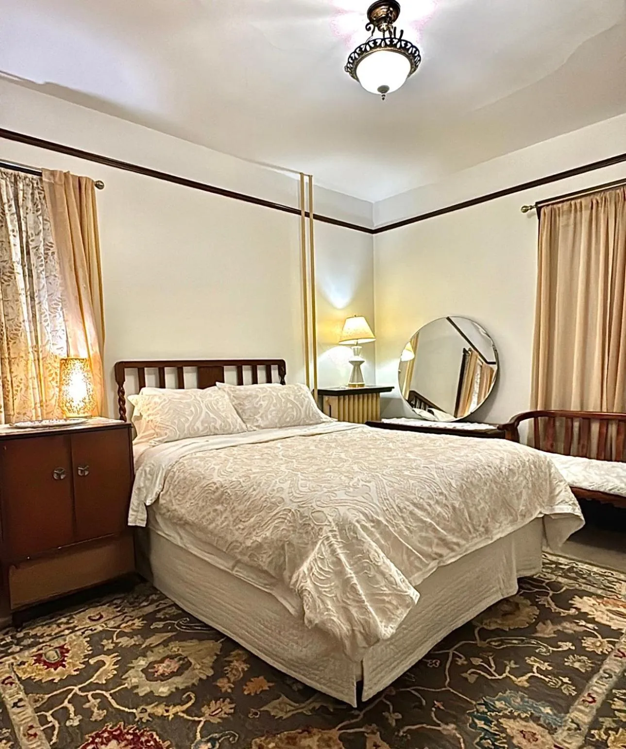 Bedroom, Bed in Royal Hotel Sydney