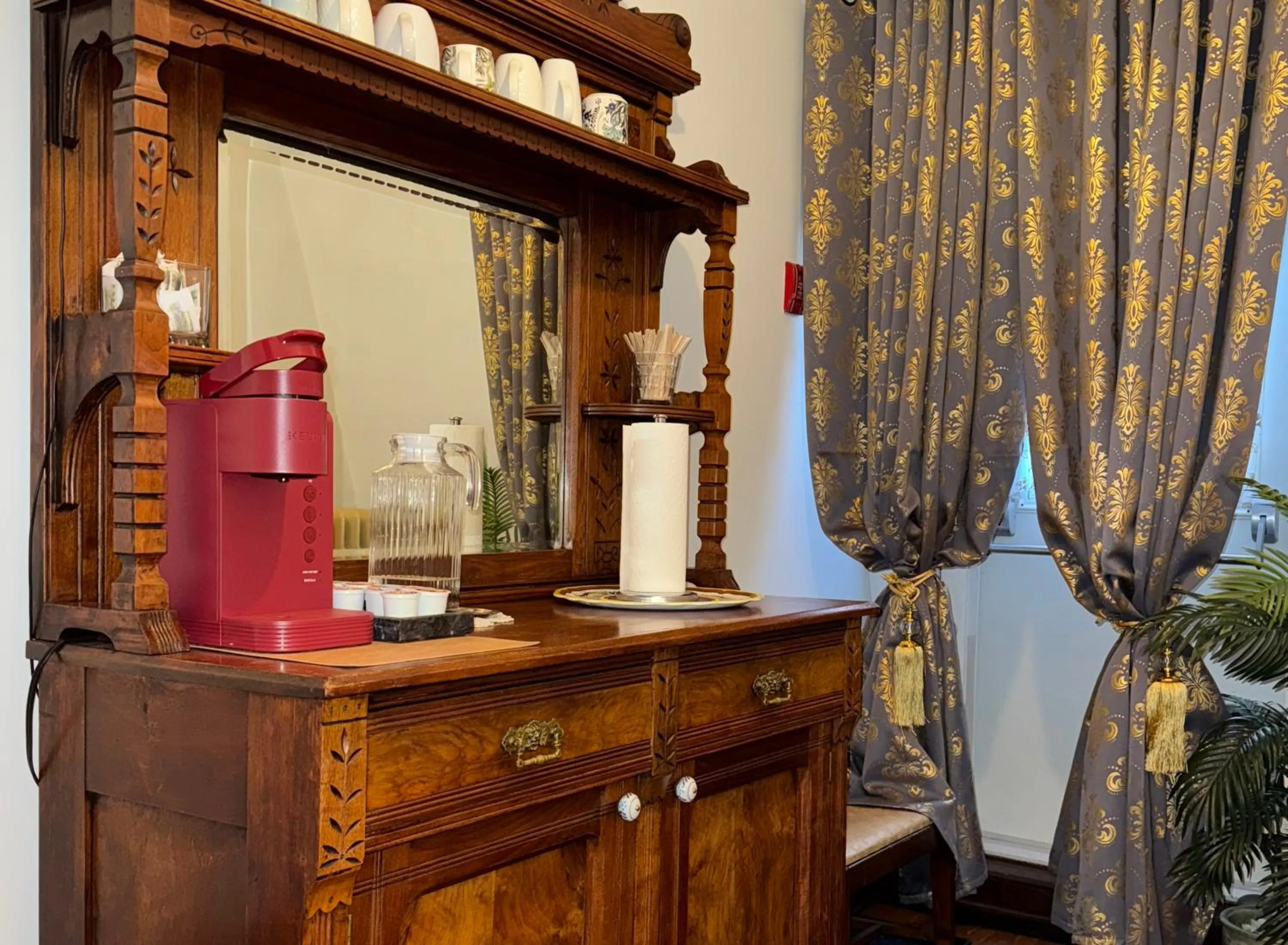 Kitchen or kitchenette in Royal Hotel Sydney