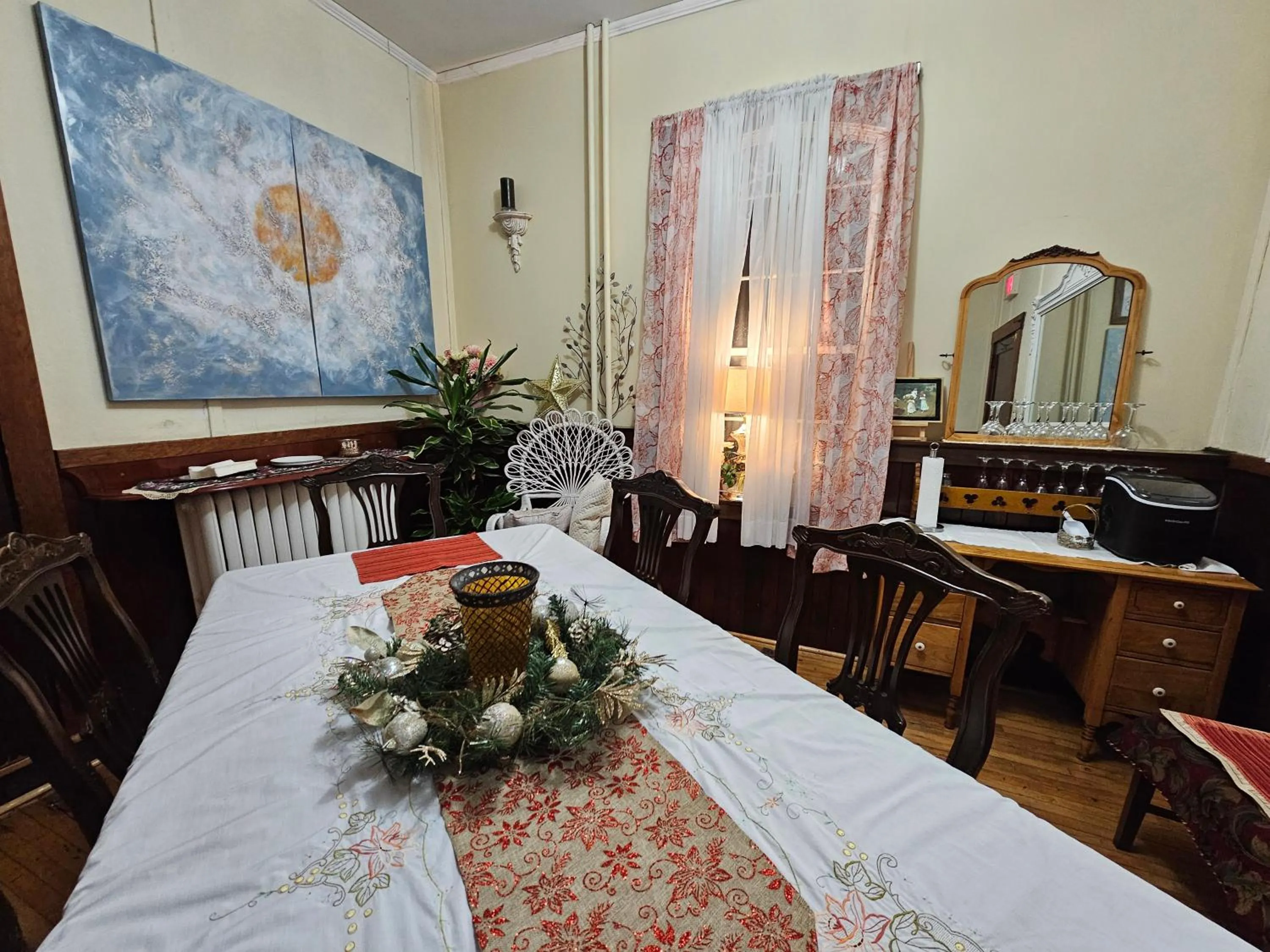 Dining area in Royal Hotel Sydney