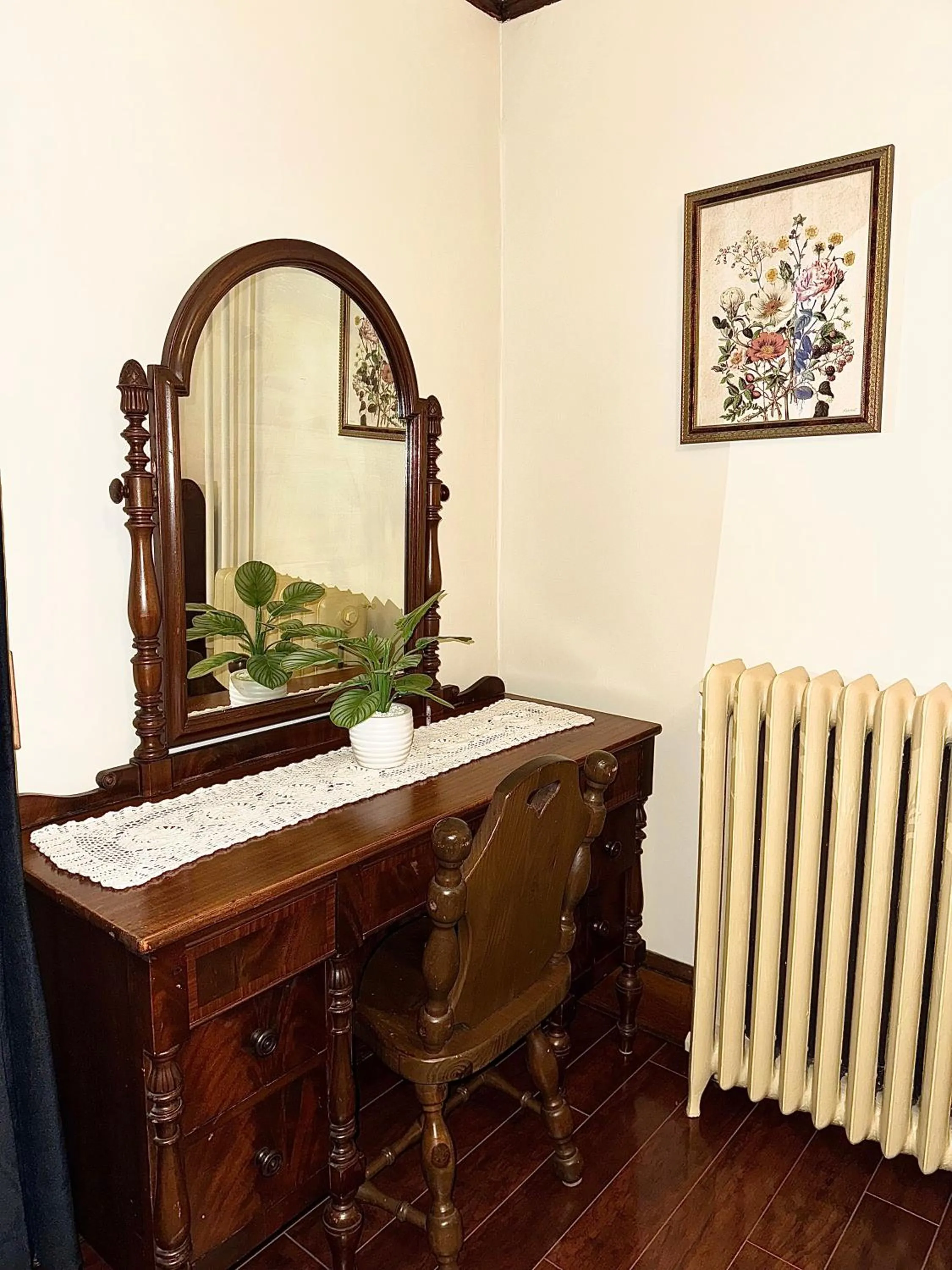 Bedroom in Royal Hotel Sydney