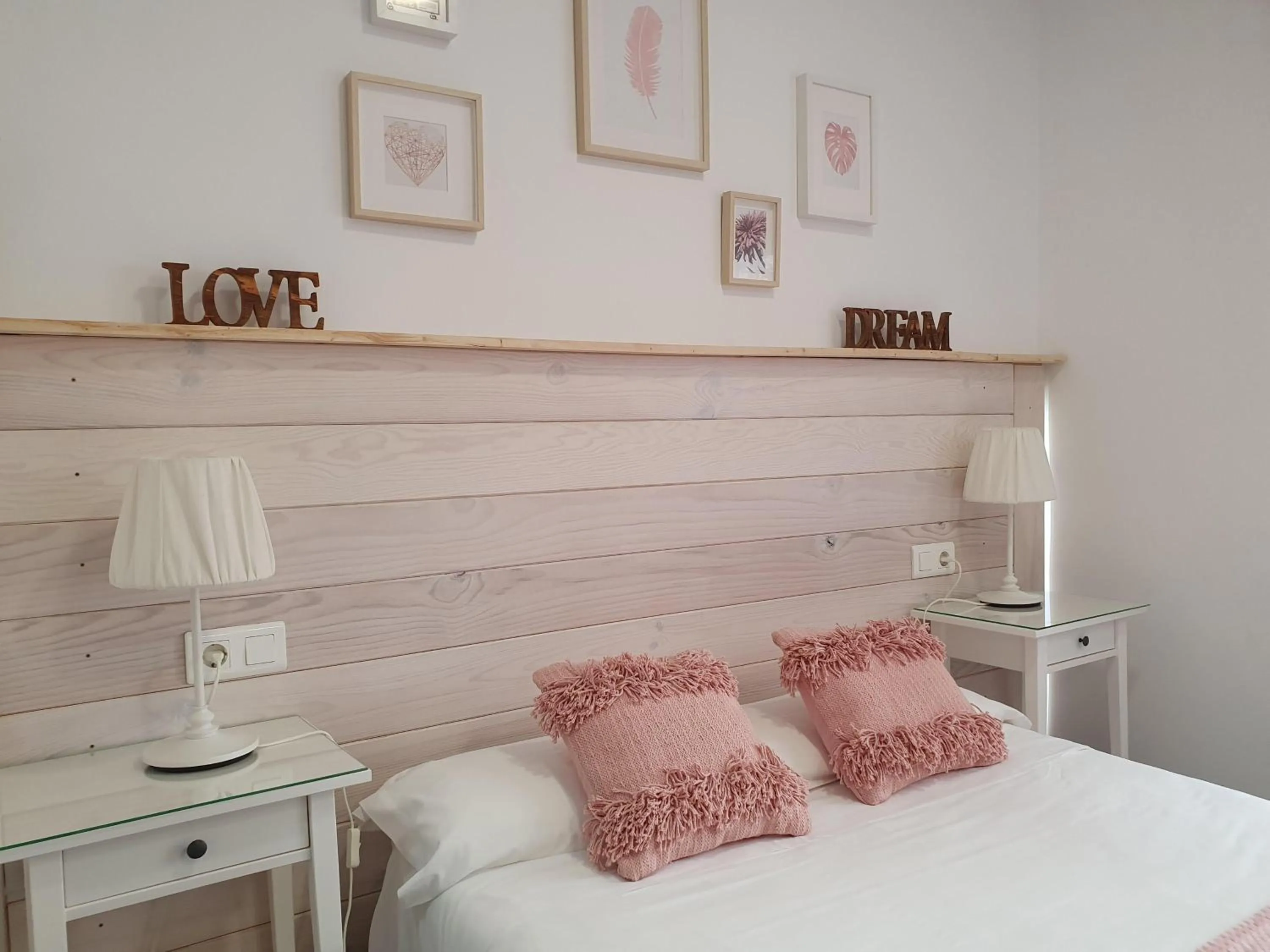 Decorative detail, Bed in El Nogal Home