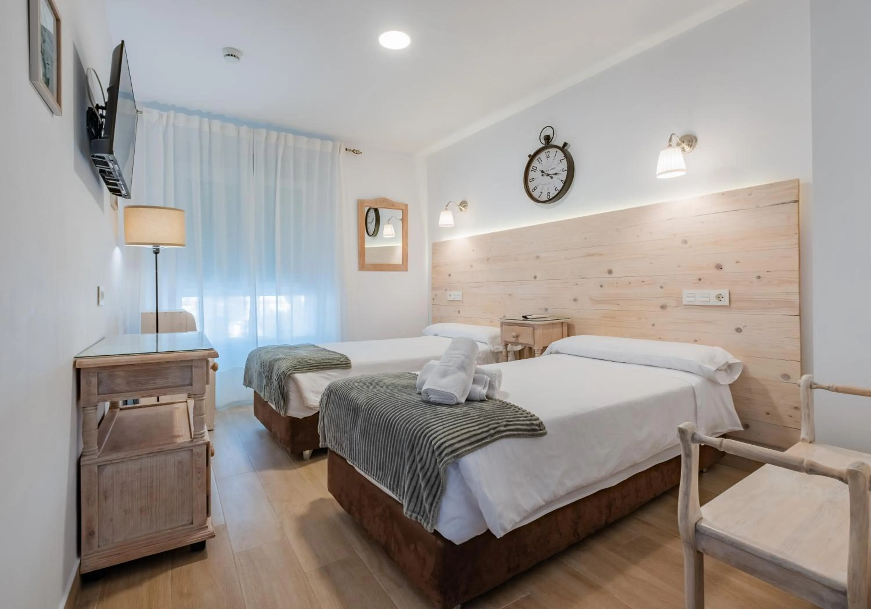 Photo of the whole room, Bed in El Nogal Home