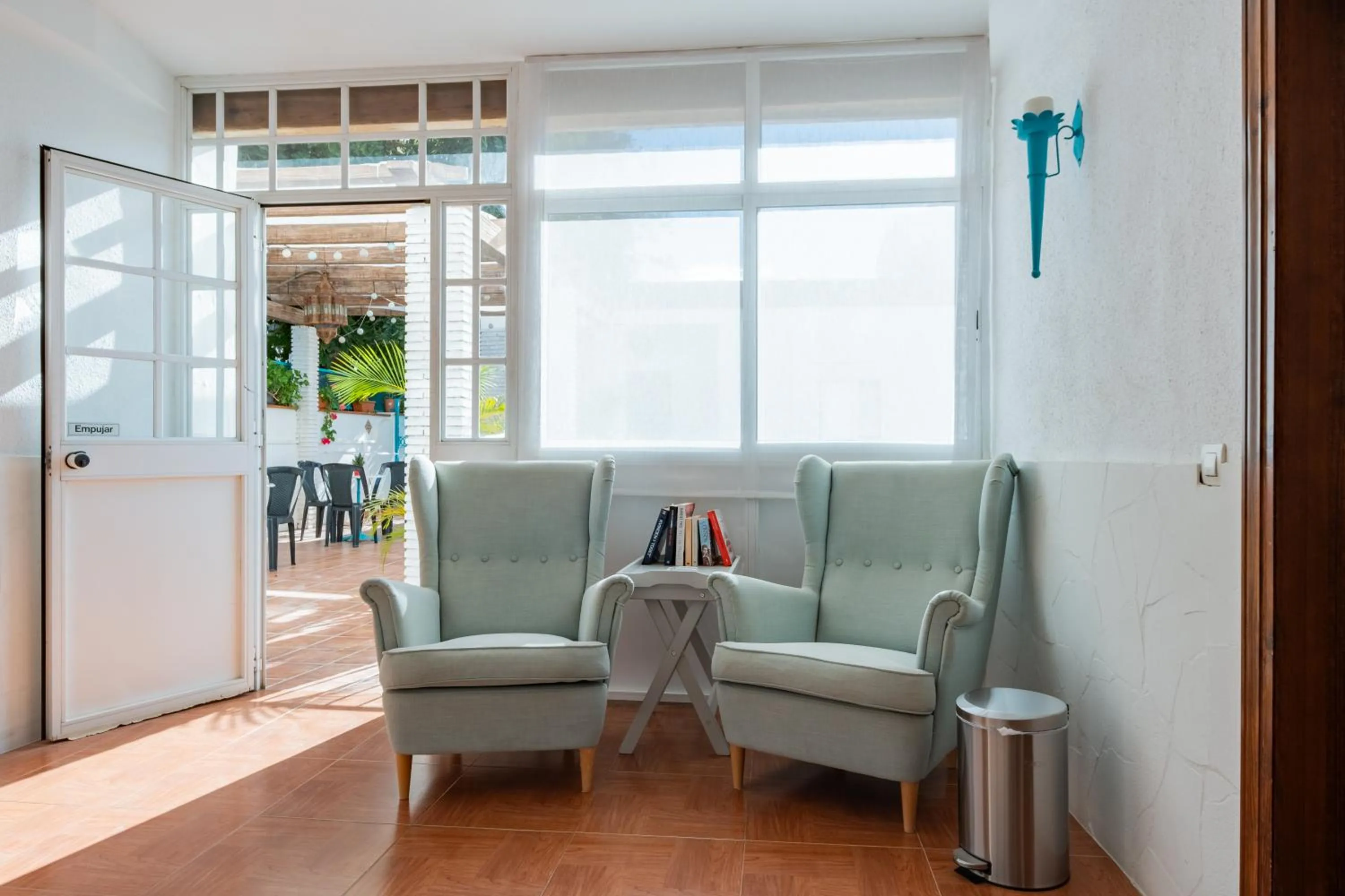 Seating area in El Nogal Home