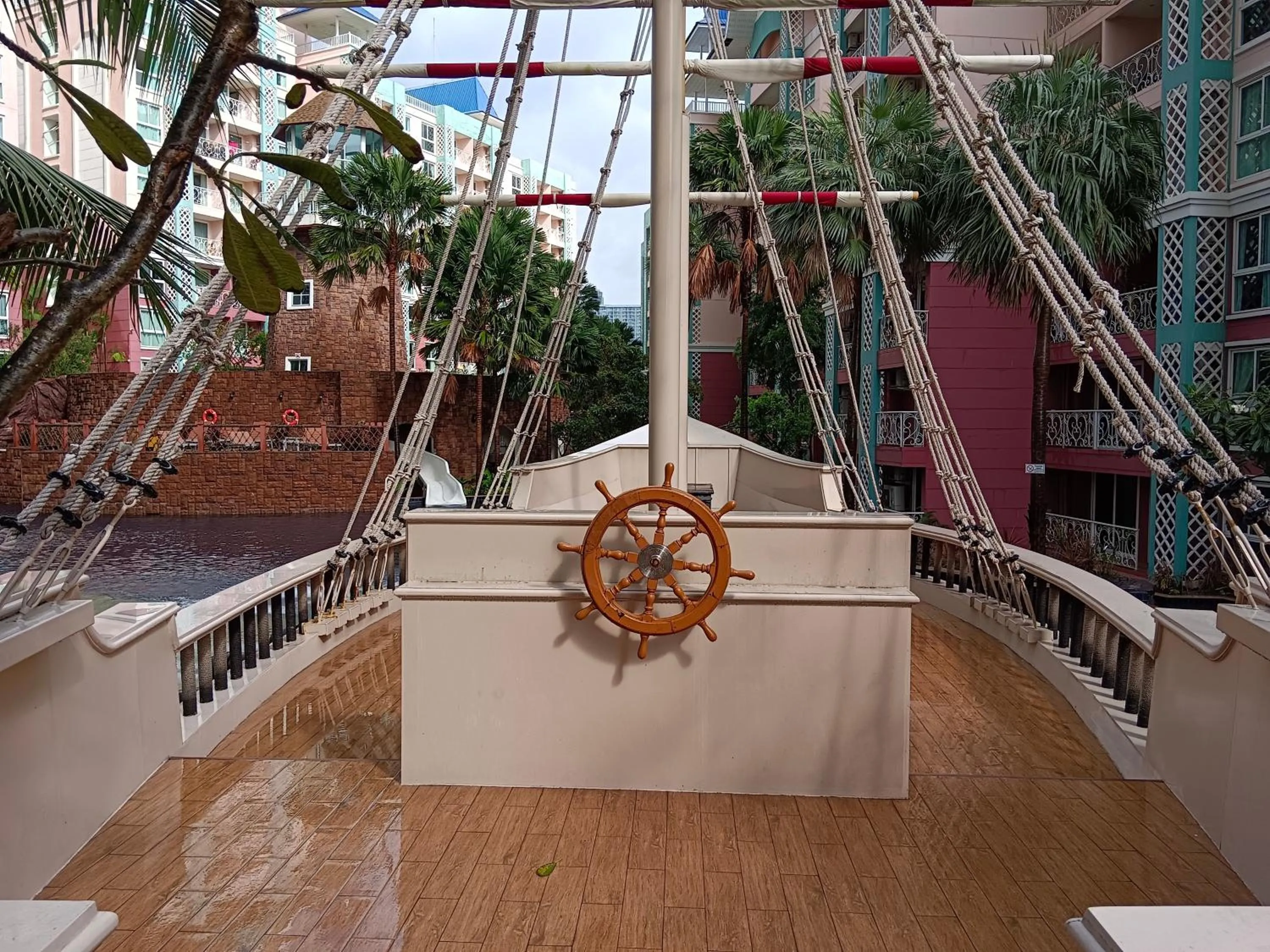 Day in Grande Caribbean Condo Resort Pattaya