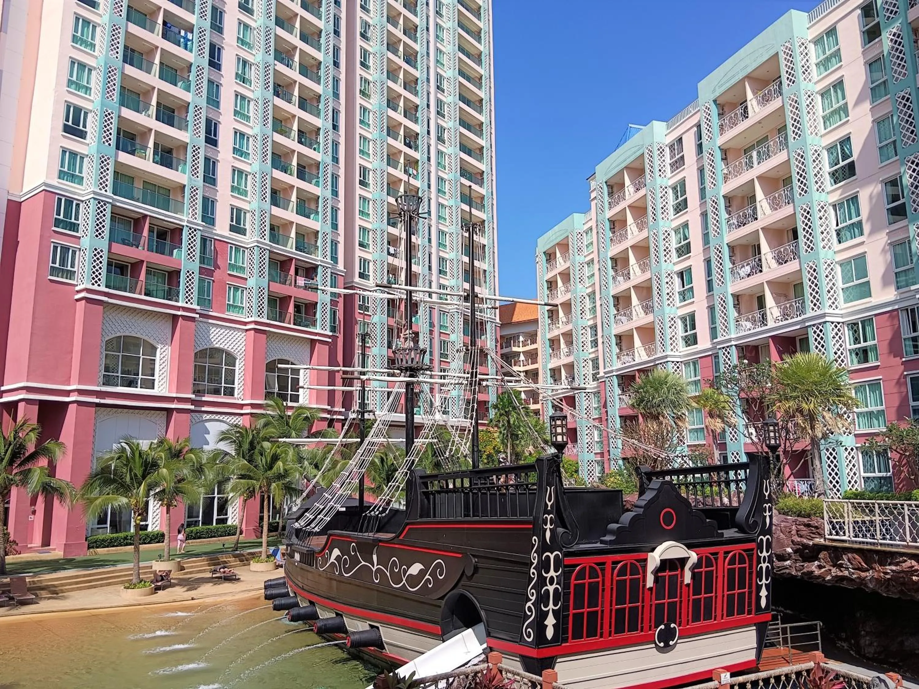 Property building in Grande Caribbean Condo Resort Pattaya