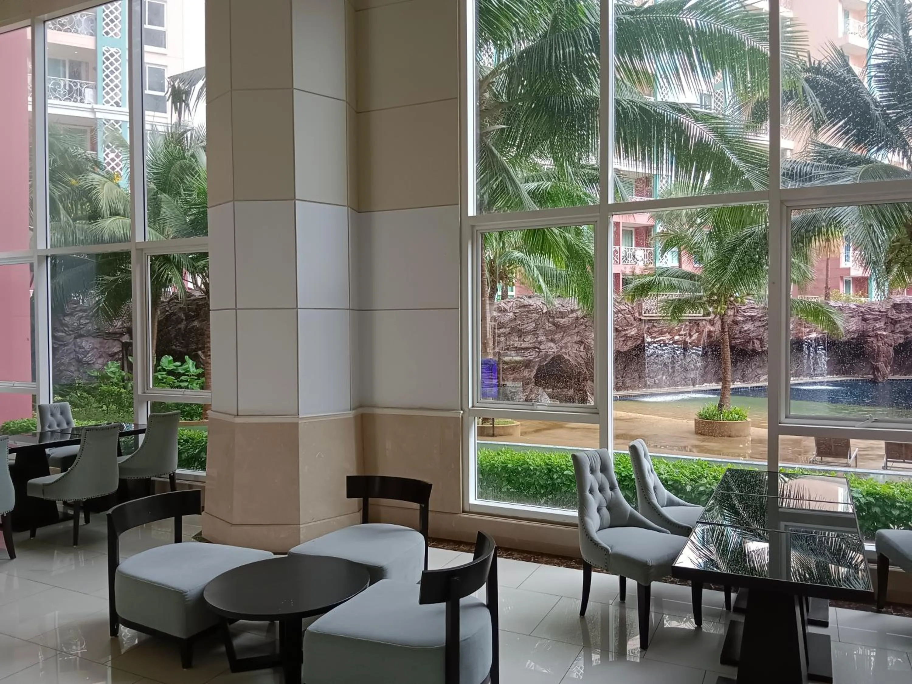 Day in Grande Caribbean Condo Resort Pattaya