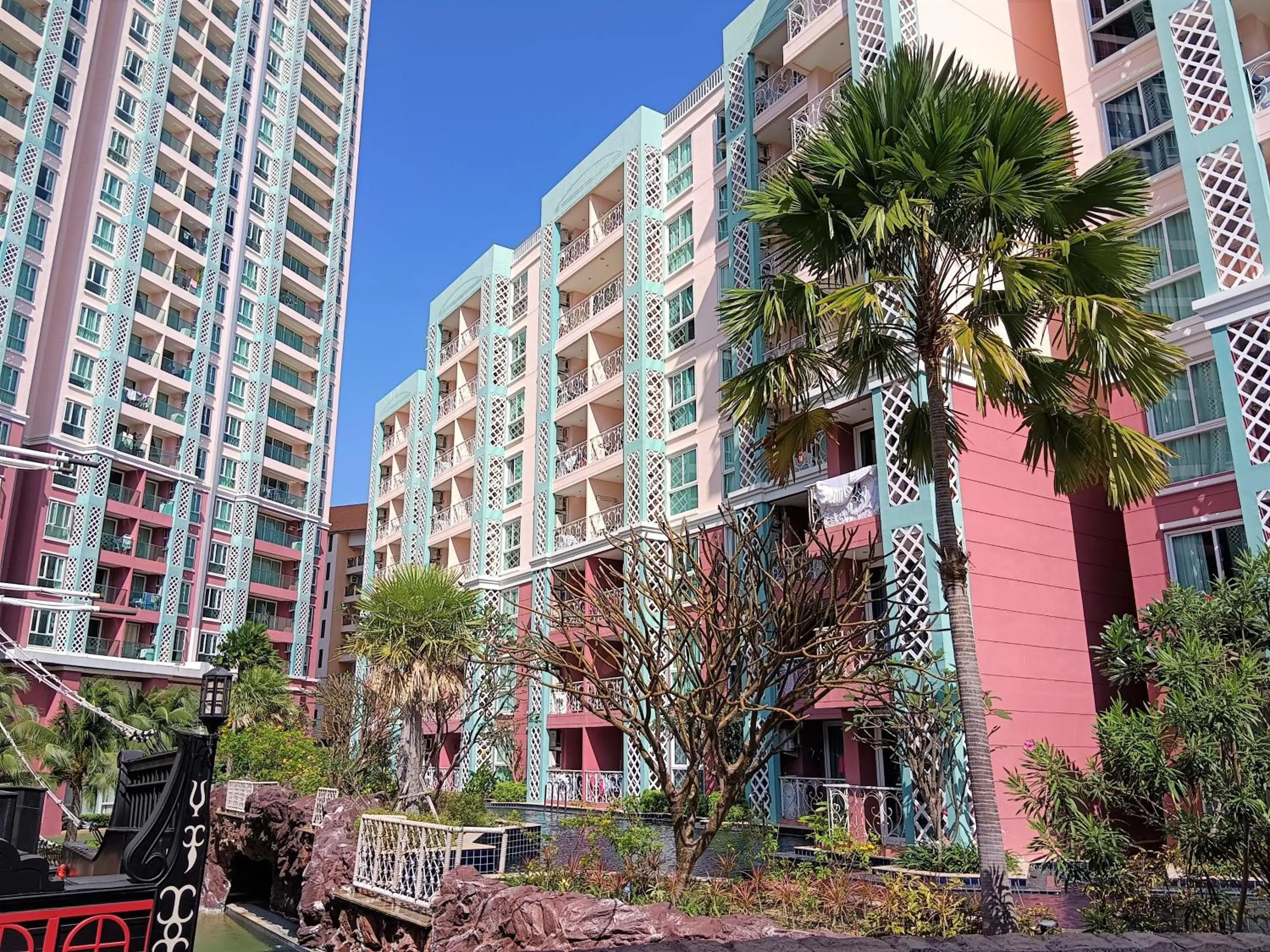 Property building in Grande Caribbean Condo Resort Pattaya