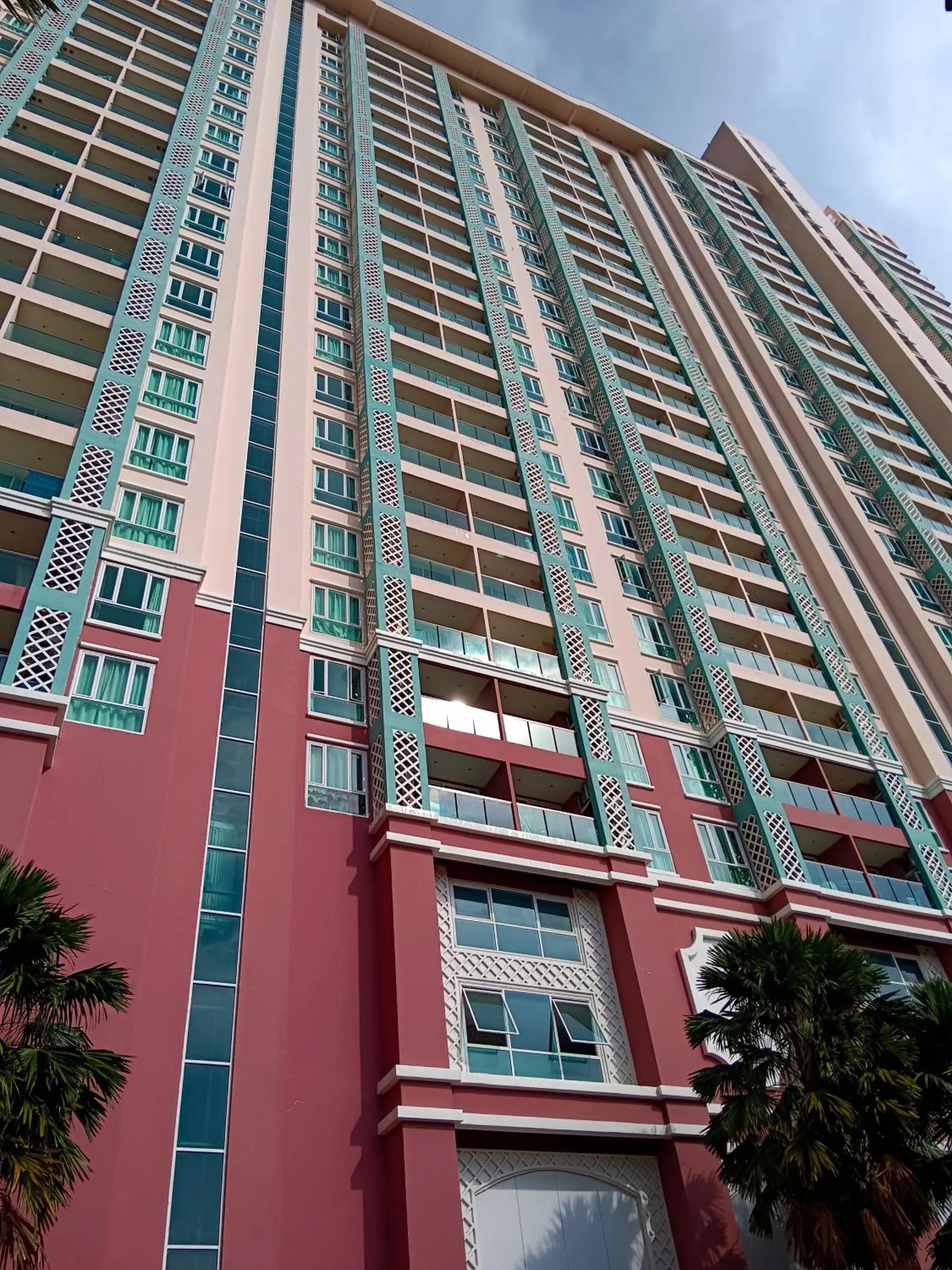 Property building in Grande Caribbean Condo Resort Pattaya