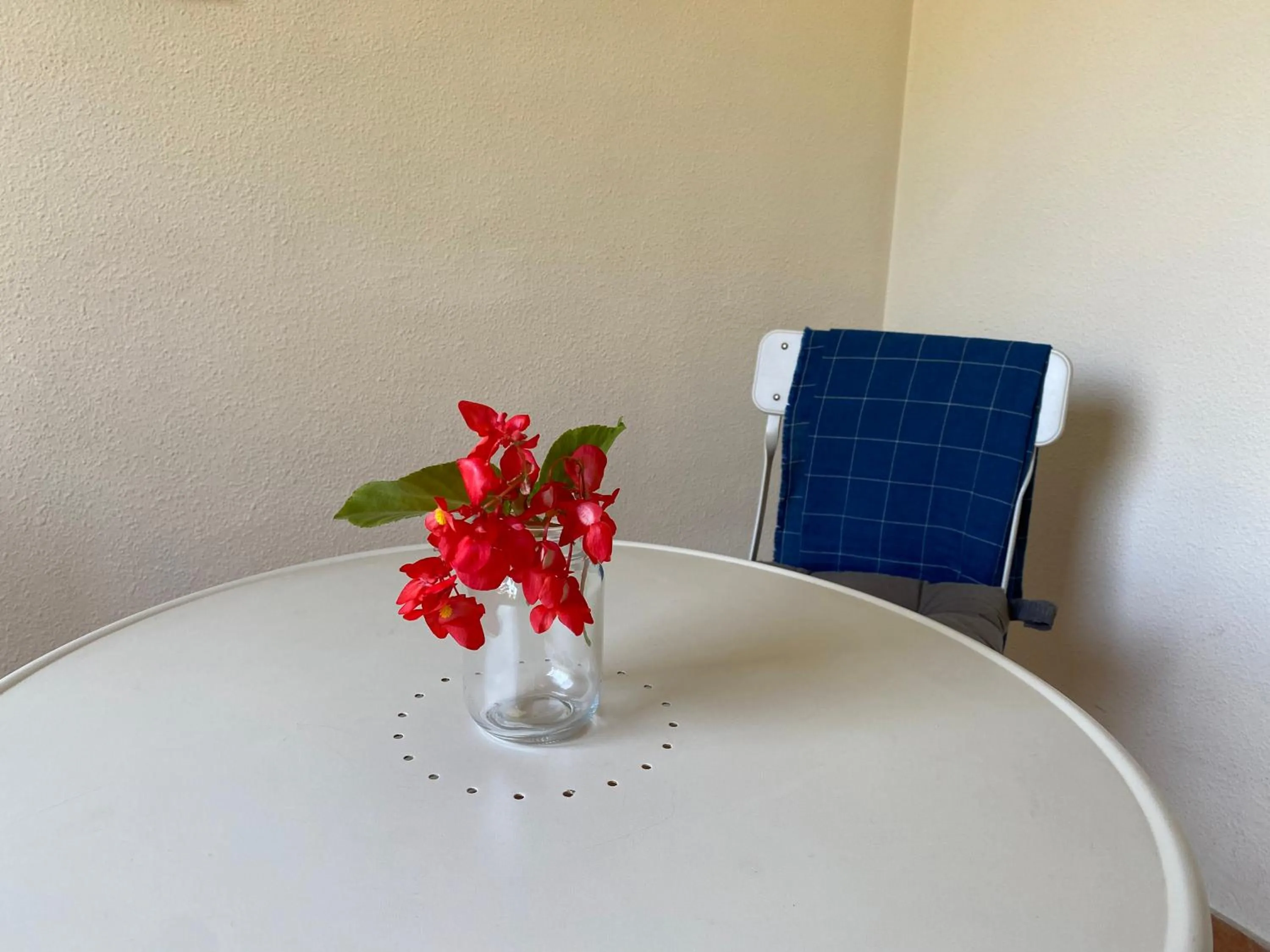 Seating area in Hostal Moscatel