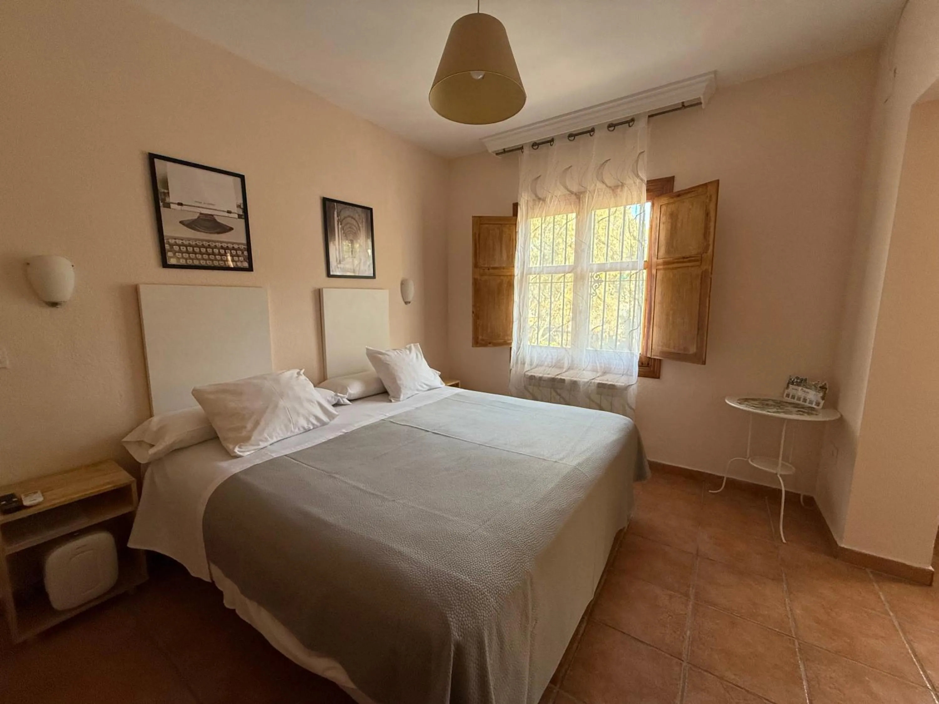 Bedroom, Bed in Hostal Moscatel