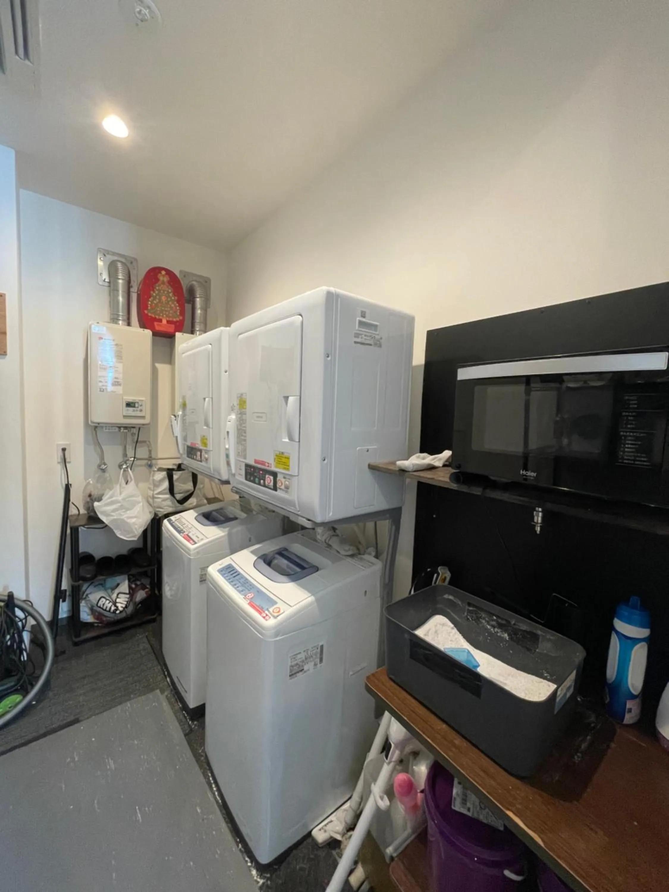 microwave in Q FOX BLACK DIAMOND HOTEL