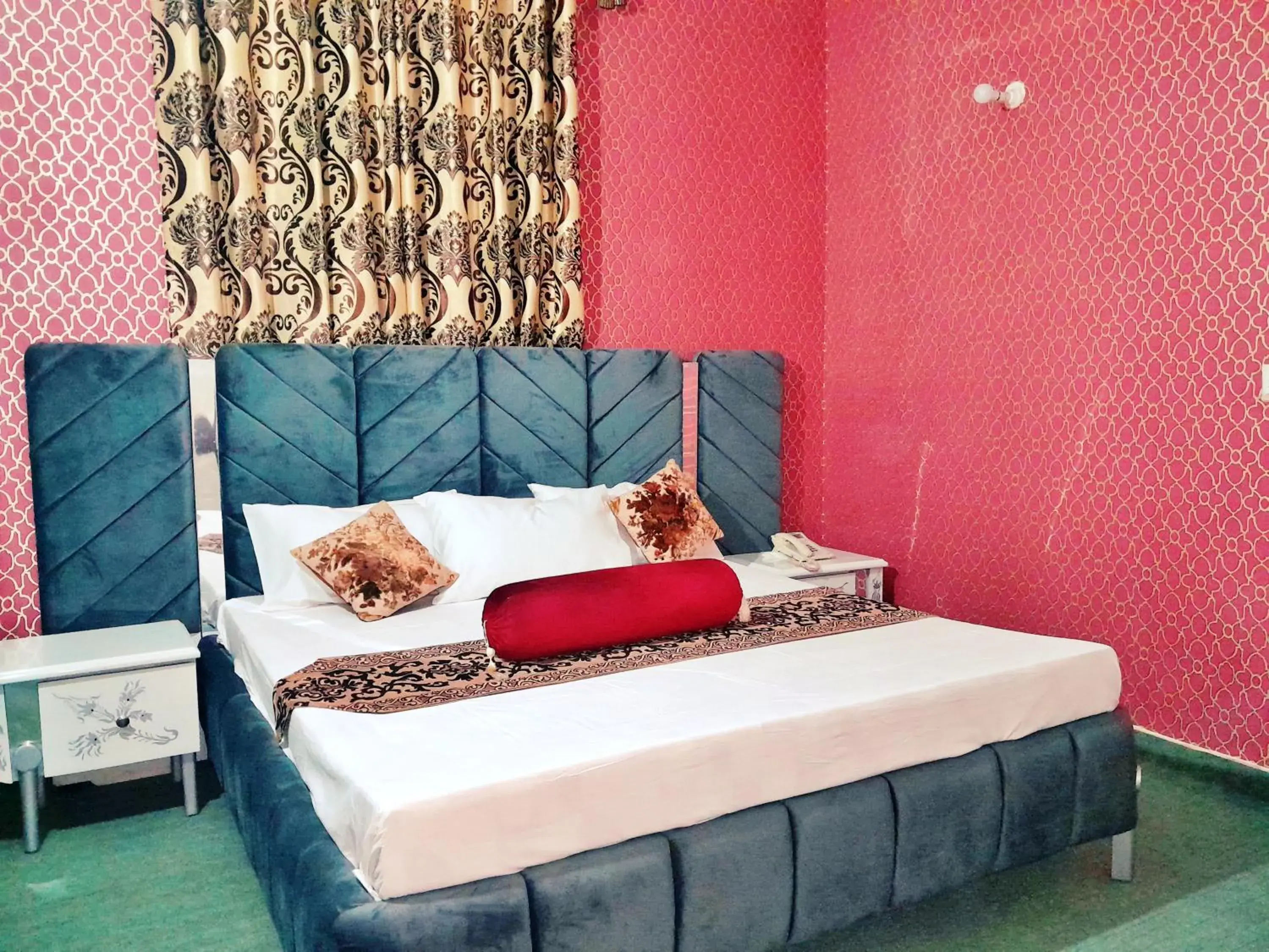 Deluxe Double or Twin Room - single occupancy in Hotel Rose One Lahore Deluxe Double or Twin Room - single occupancy in Hotel Rose One Lahore