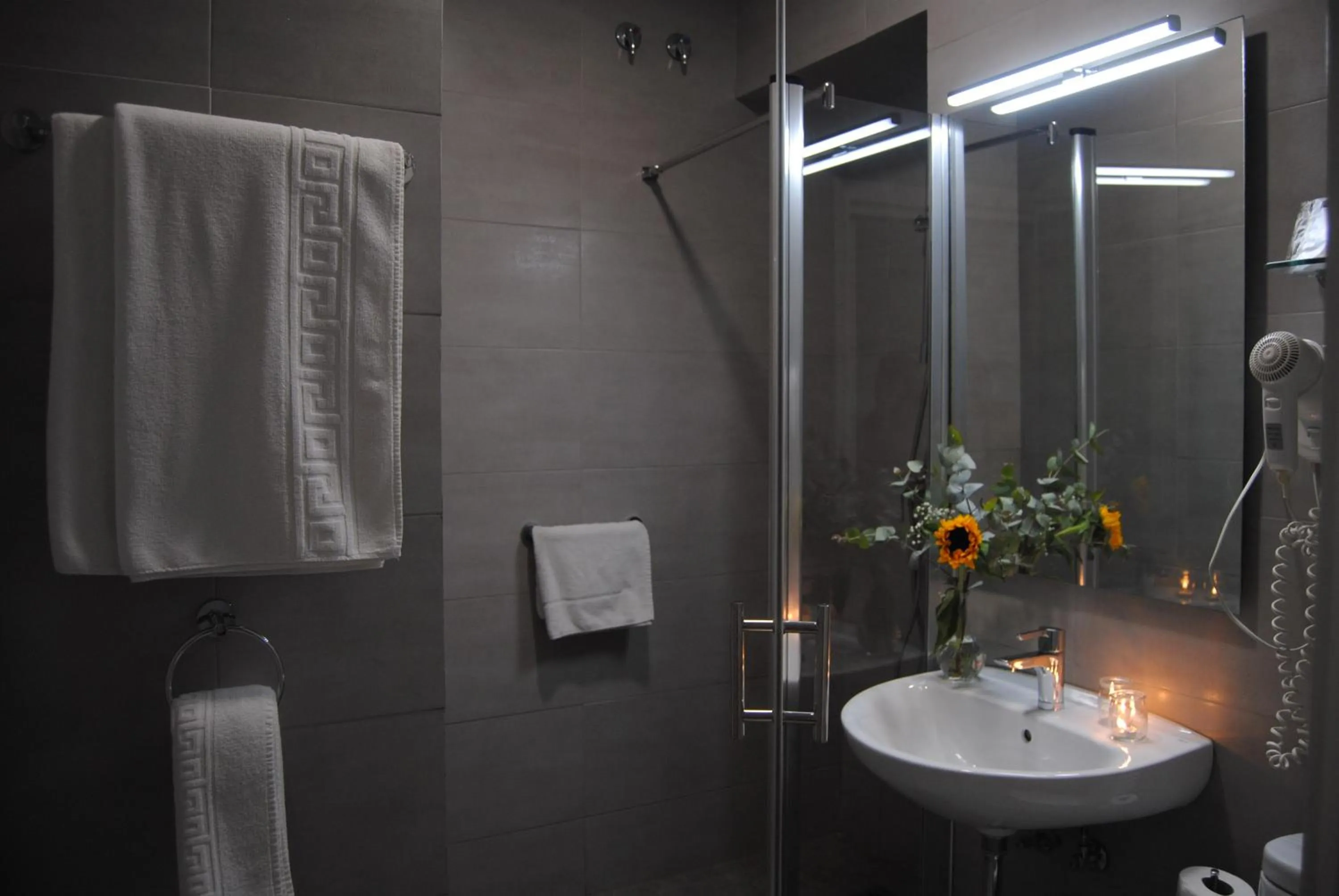 Bathroom in Hotel Los Olivos