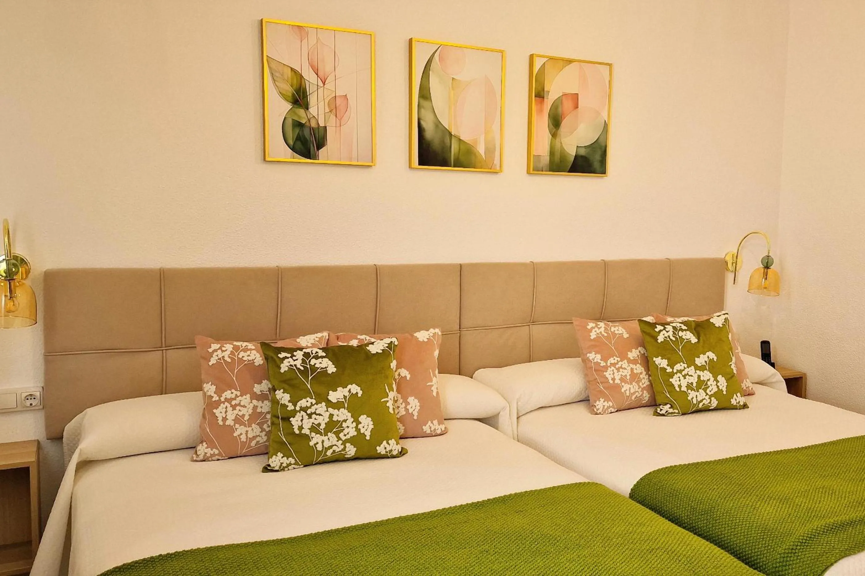 Bedroom, Bed in Hotel Los Olivos