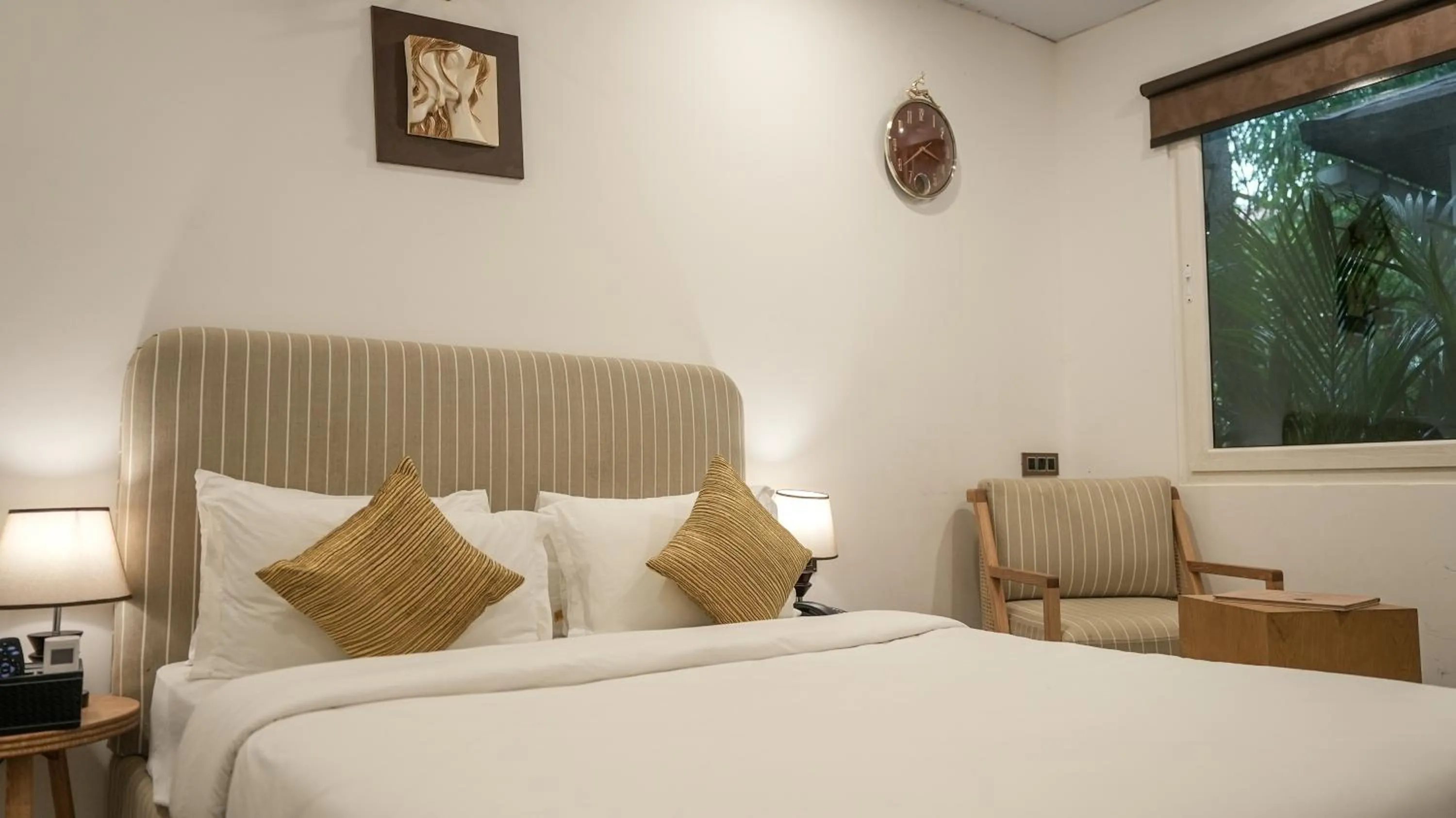 Bed in Prive by Whiteflower