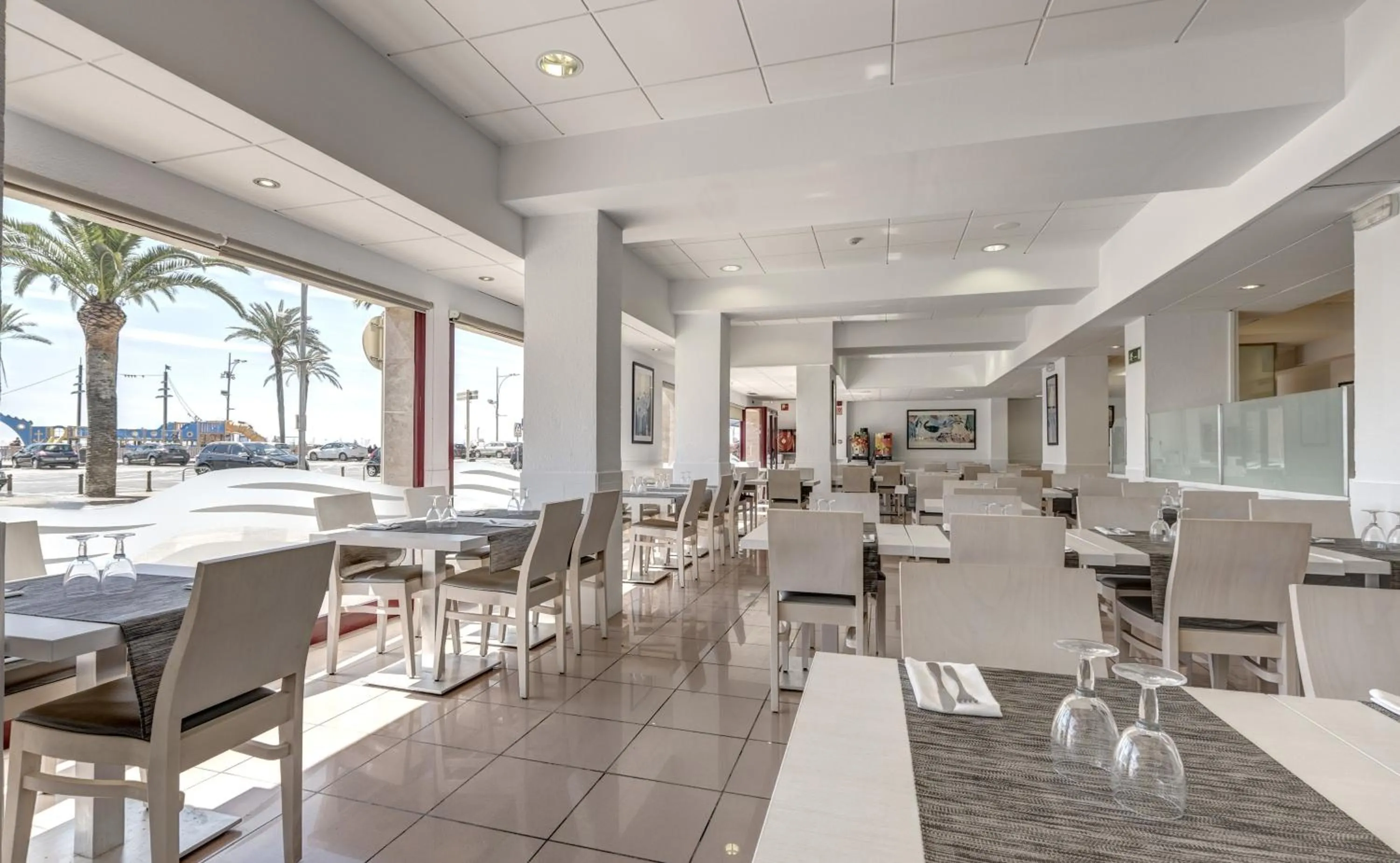 Restaurant/places to eat in Rosamar Maritim 4*