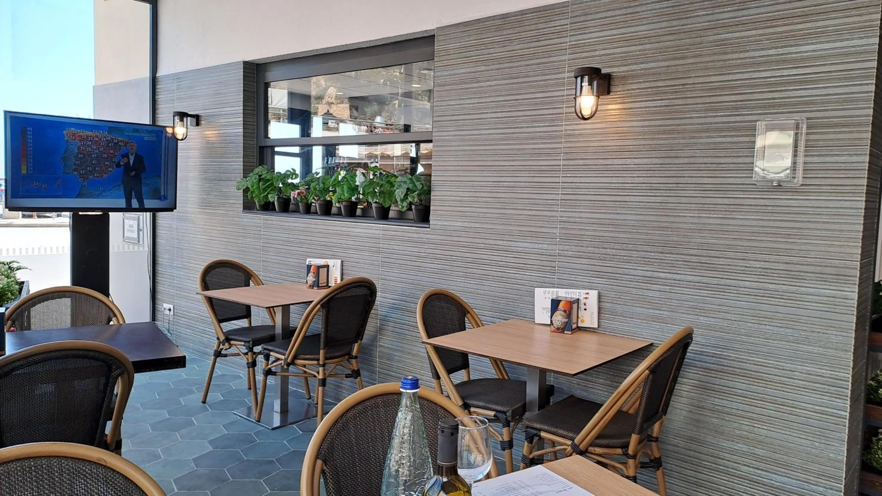 Restaurant/places to eat in Rosamar Maritim 4*