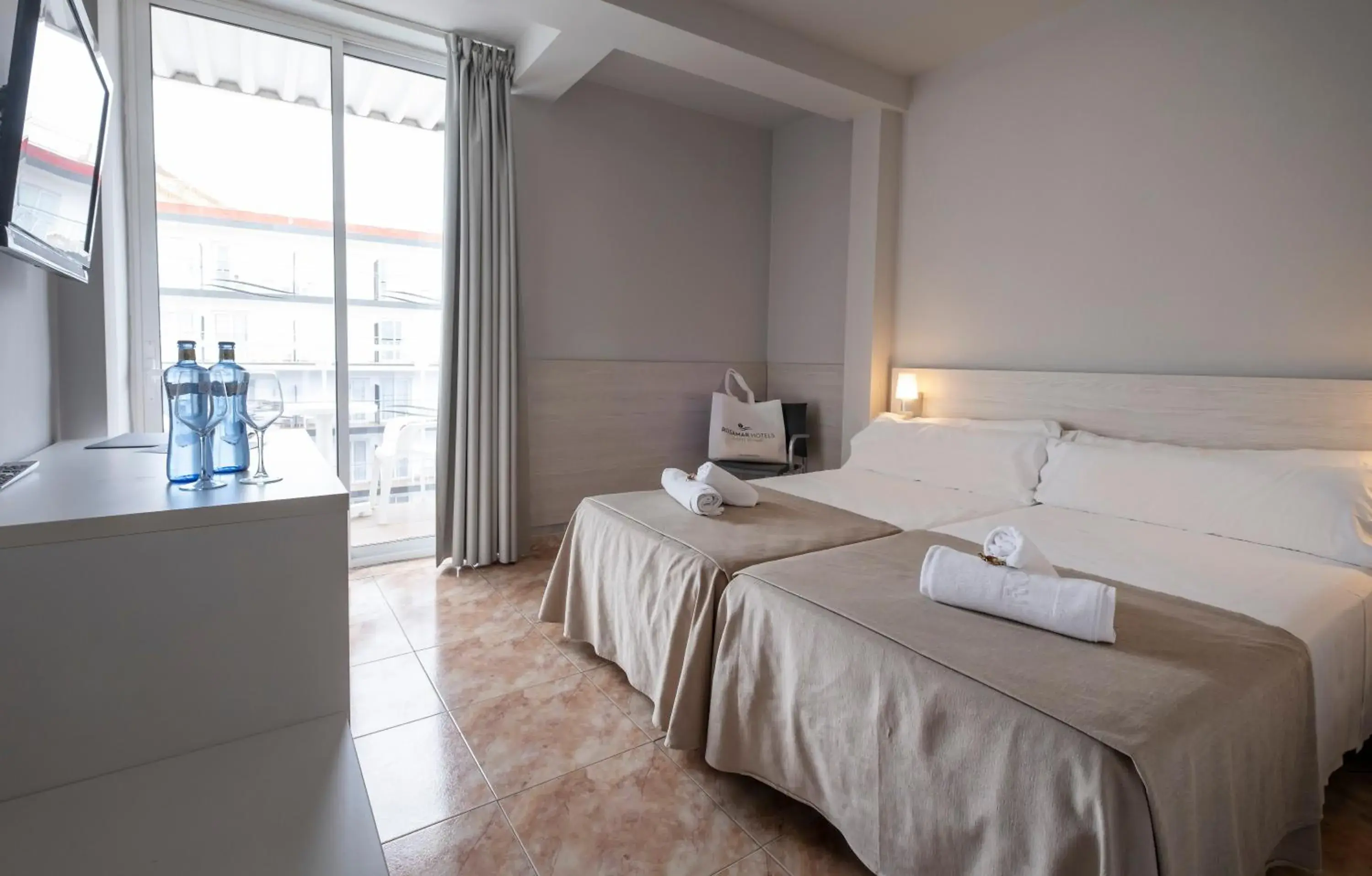 Twin Room in Rosamar Maritim 4* Twin Room in Rosamar Maritim 4*