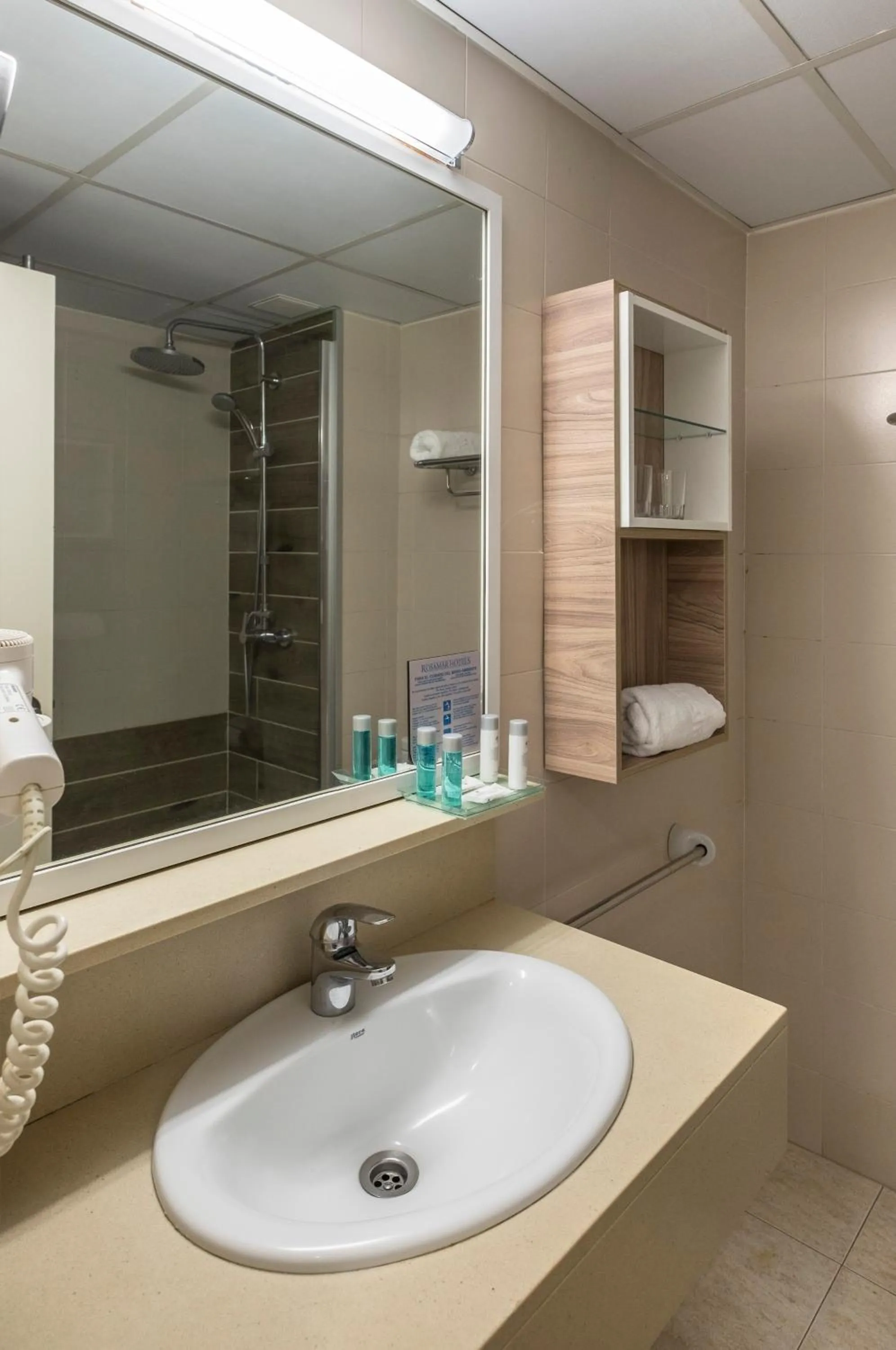 Bathroom in Hotel Rosamar Garden Resort 4*