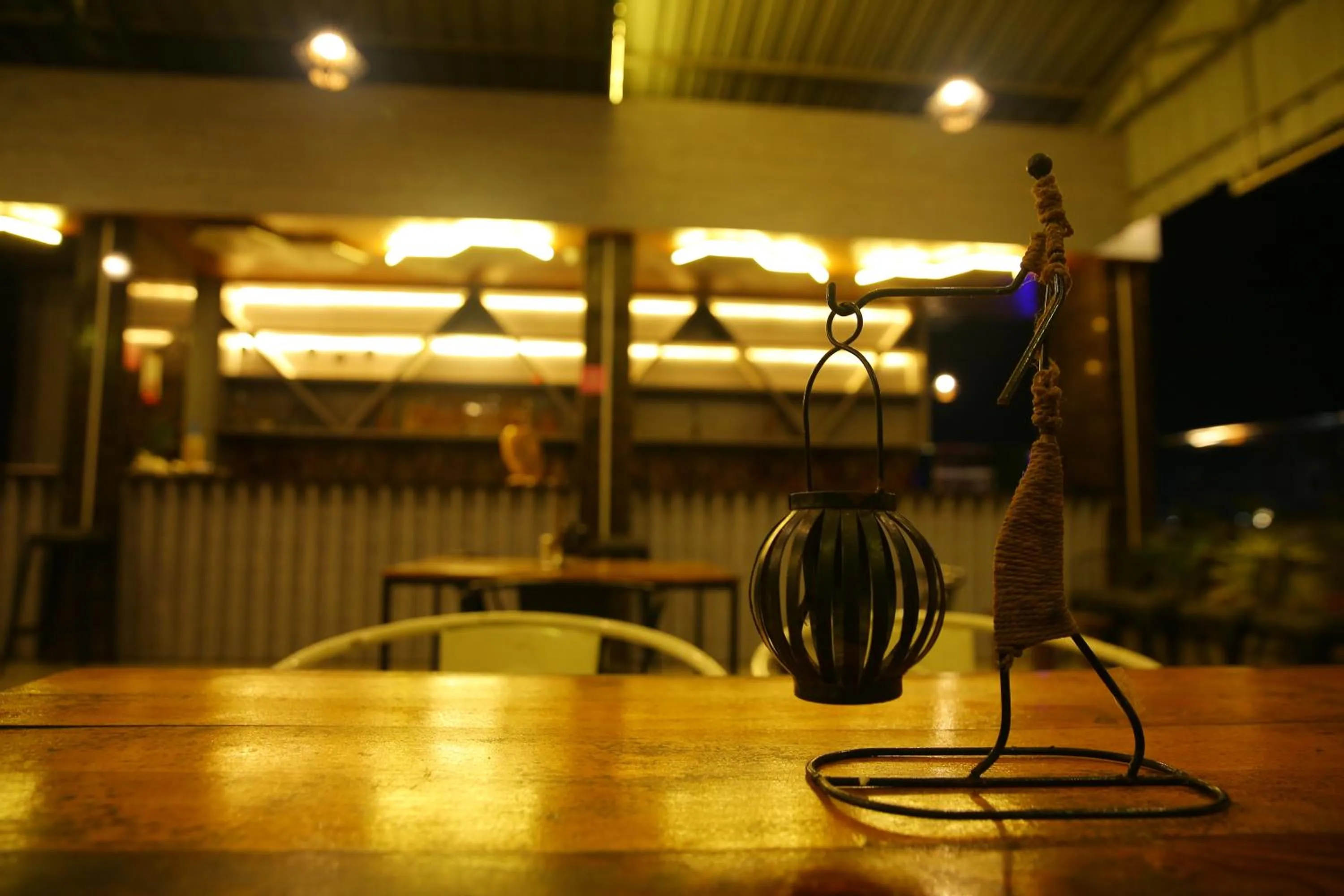 Restaurant/places to eat in Hotel Maruthi Inn