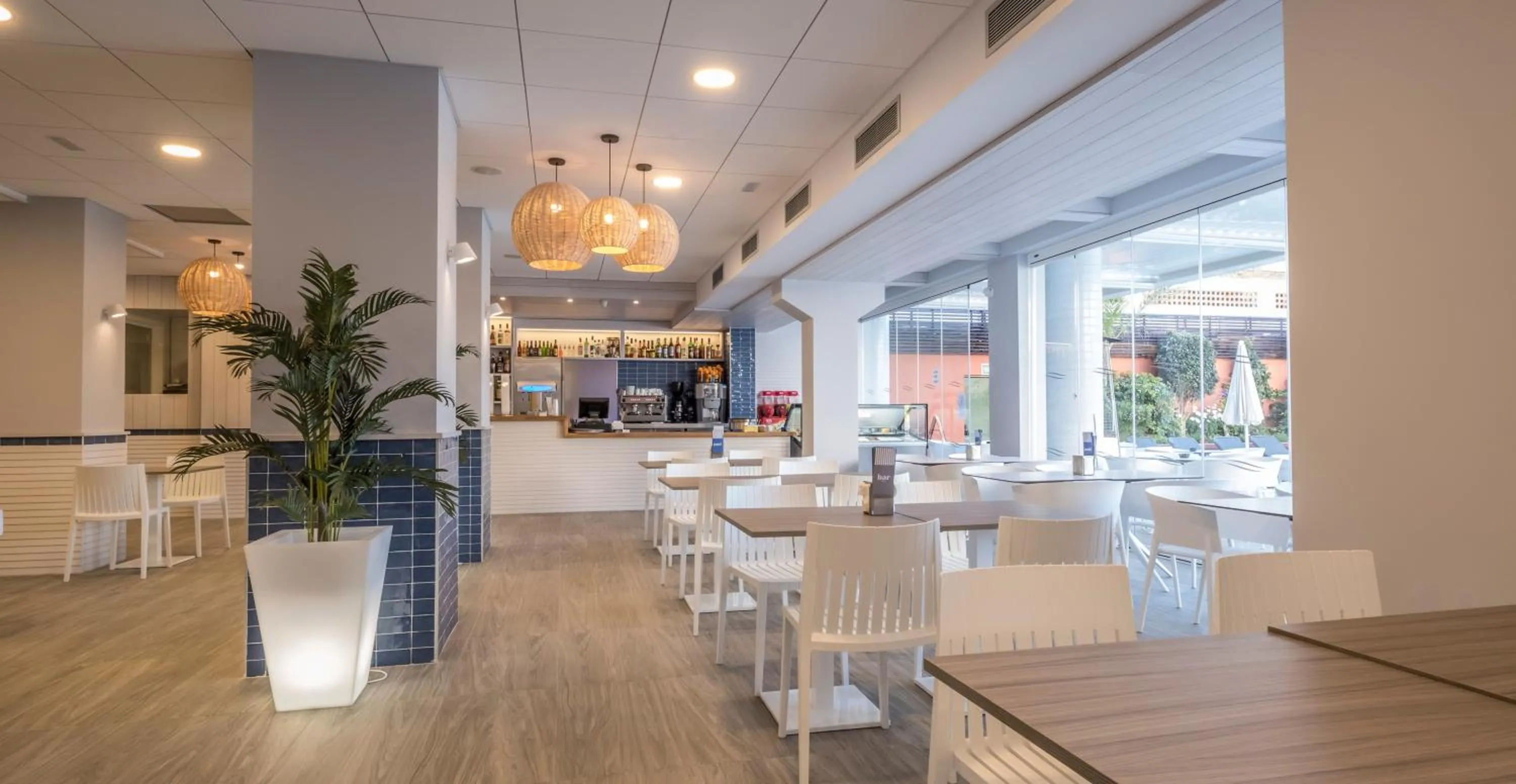 Lounge or bar in Rosamar & Spa 4*s