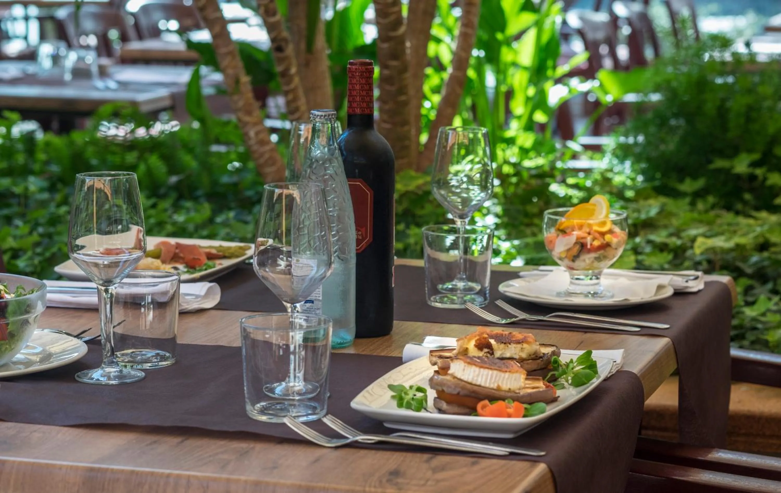 Restaurant/places to eat in Rosamar & Spa 4*s