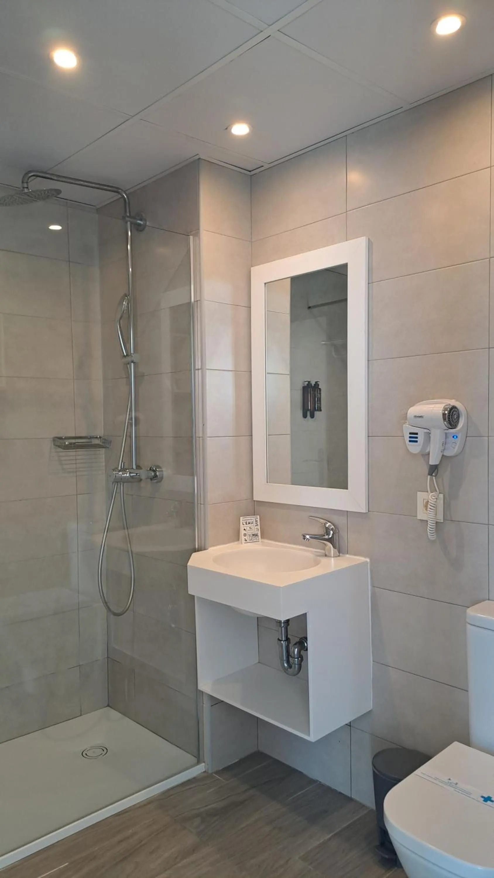 Bathroom in Hotel Rosamar Maxim 4*- Adults Only