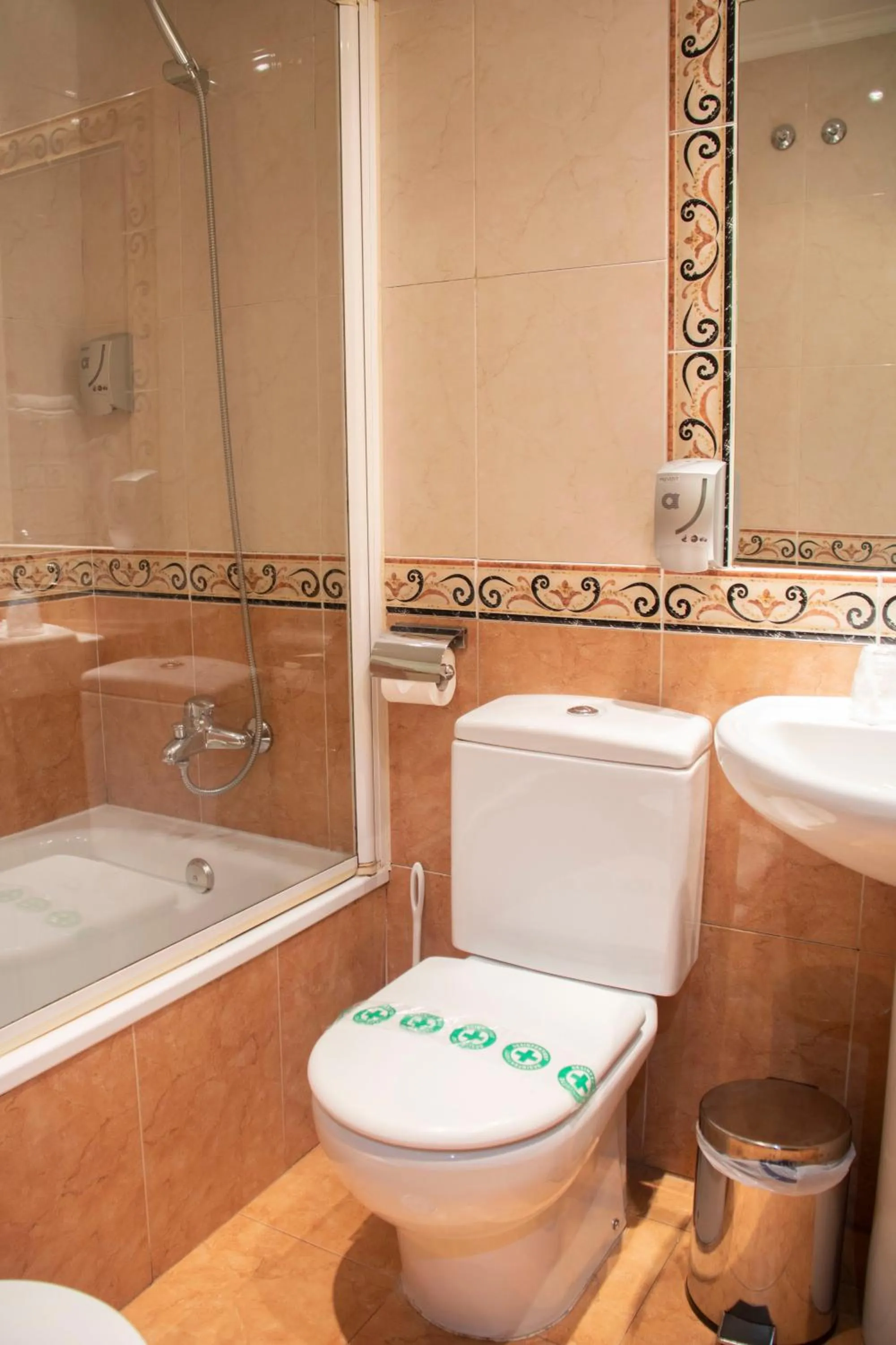 Bathroom in Hotel Alda Estación Oviedo