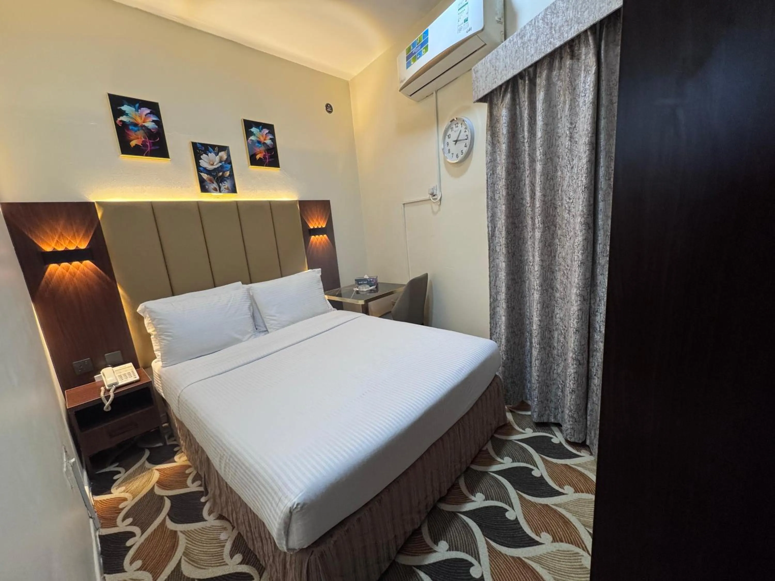 Photo of the whole room, Bed in Blue Sky Way Hotel