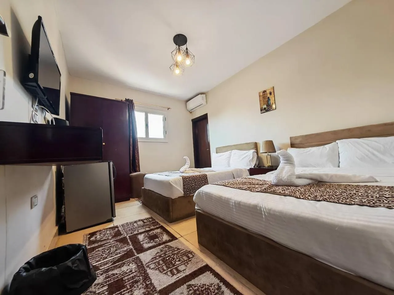 Bed in Hur Pyramids Inn