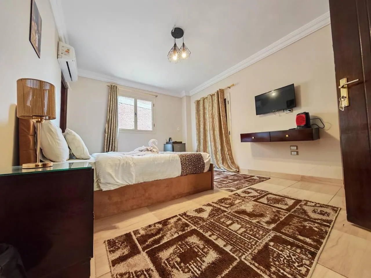 Bed in Hur Pyramids Inn