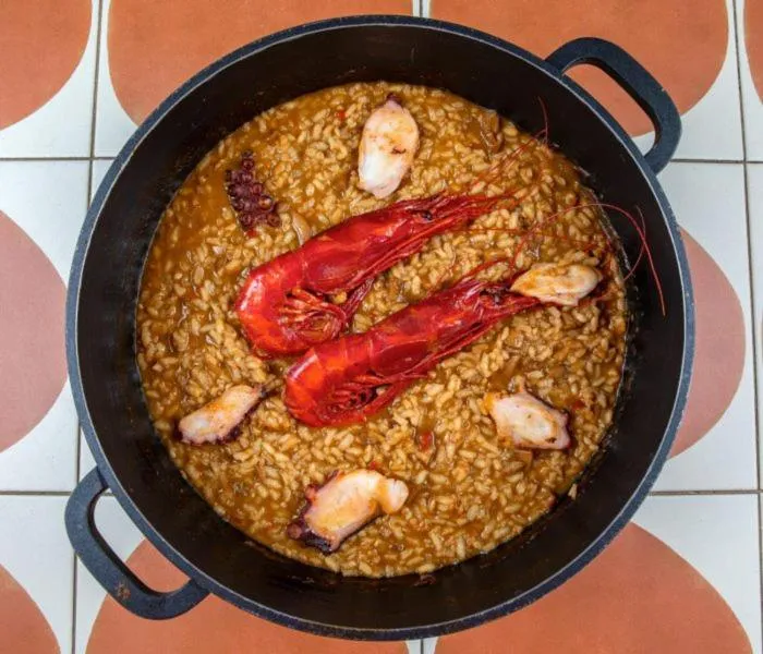 Restaurant/places to eat in Akquaaa Boutique Hotel